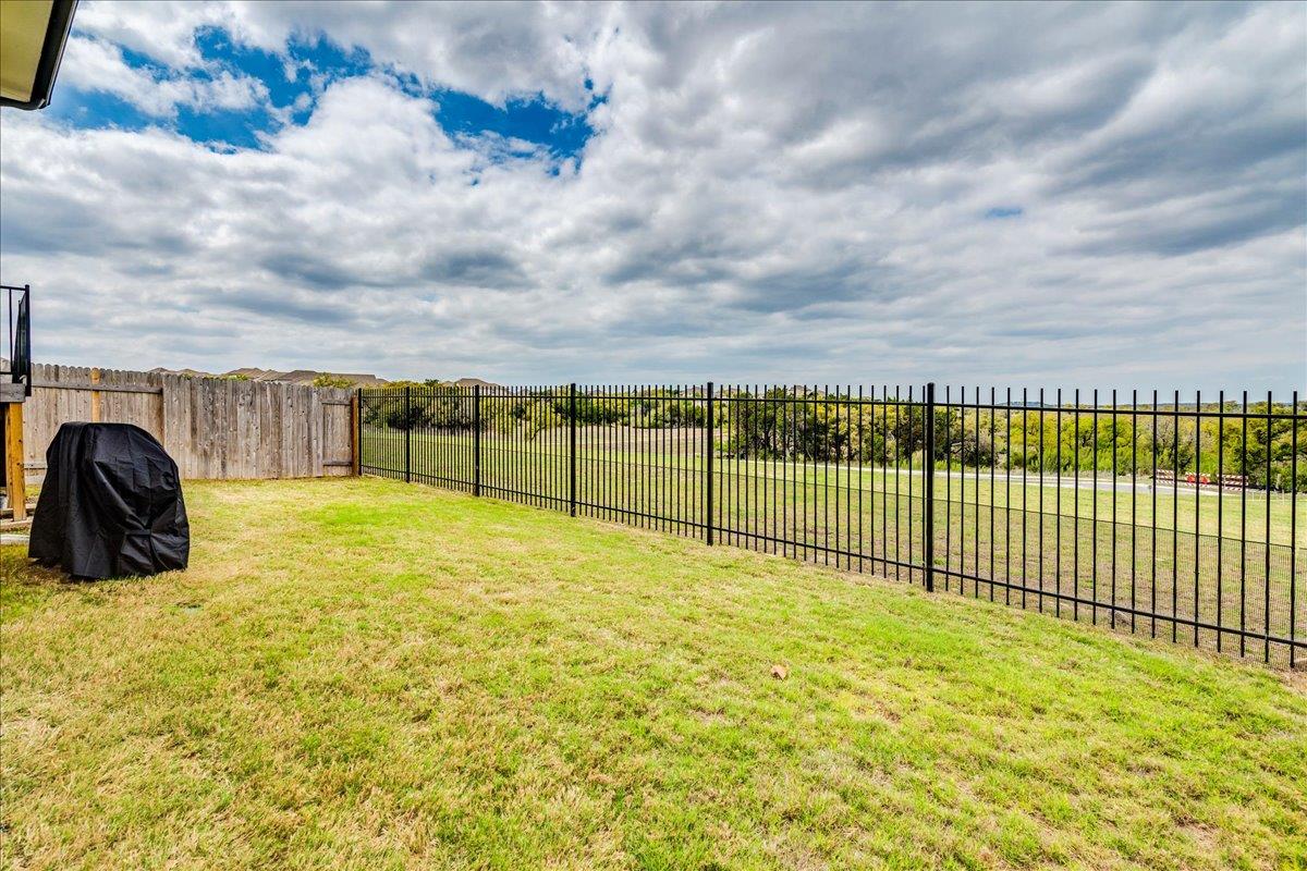 145 El Capitan Loop, Dripping Springs, TX 78620