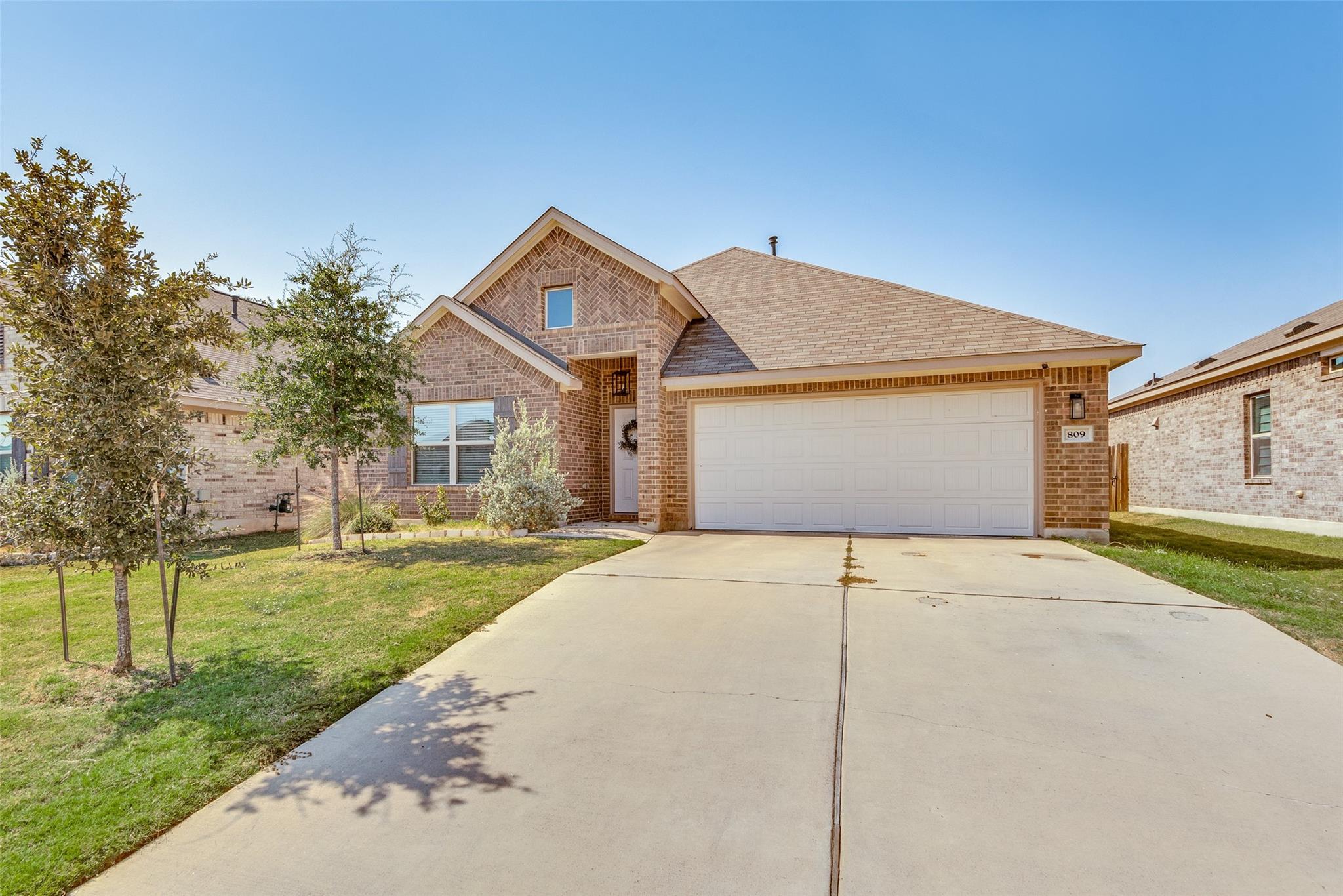 809 S San Marcos St, Manor, TX 78653