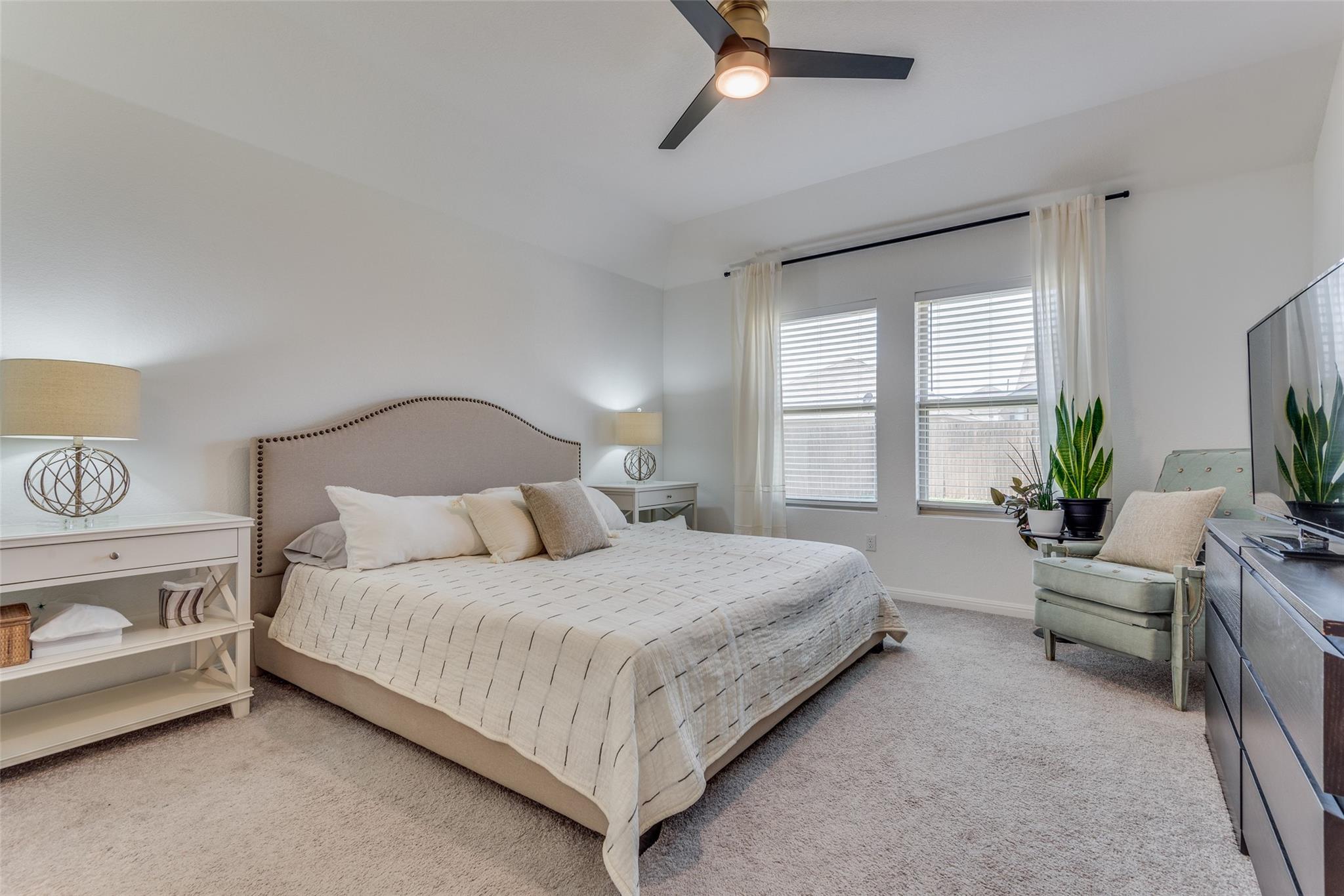 809 S San Marcos St, Manor, TX 78653