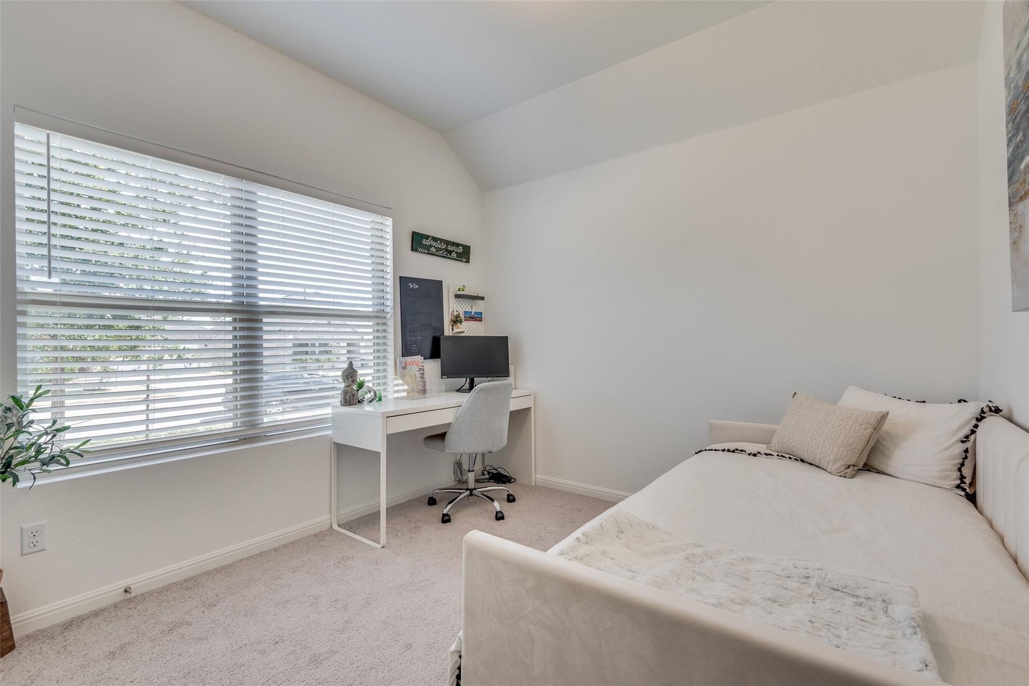 809 S San Marcos St, Manor, TX 78653