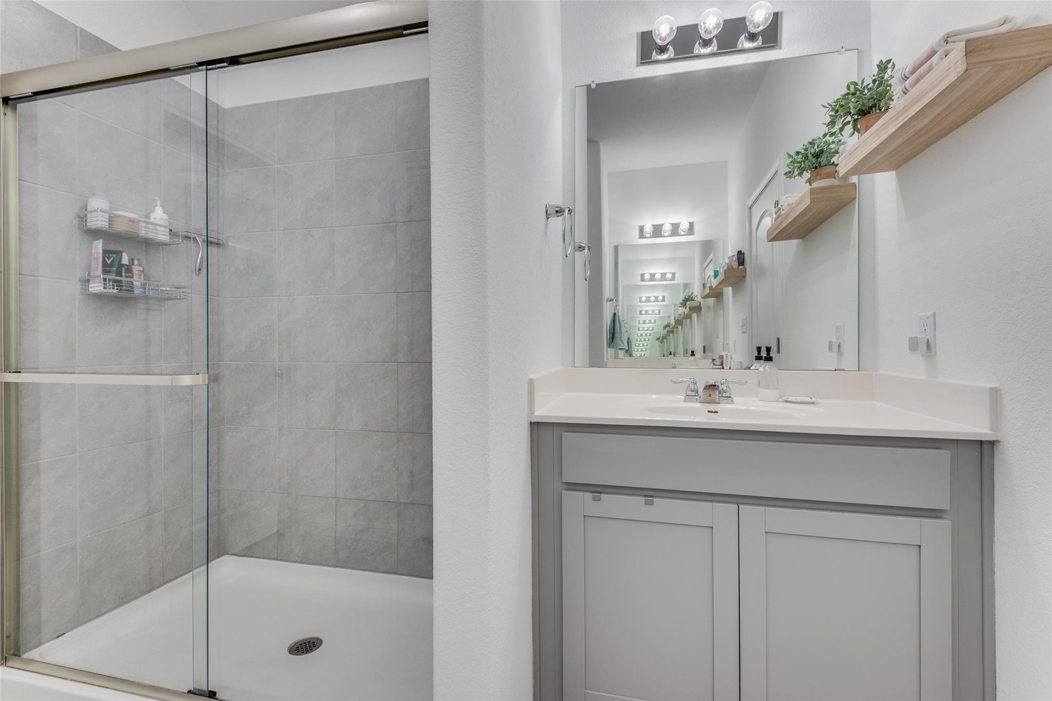 809 S San Marcos St, Manor, TX 78653