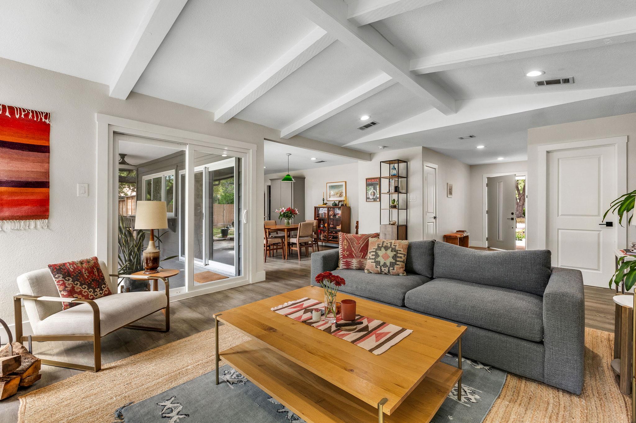 908 Merritt Dr, Lockhart, TX 78644