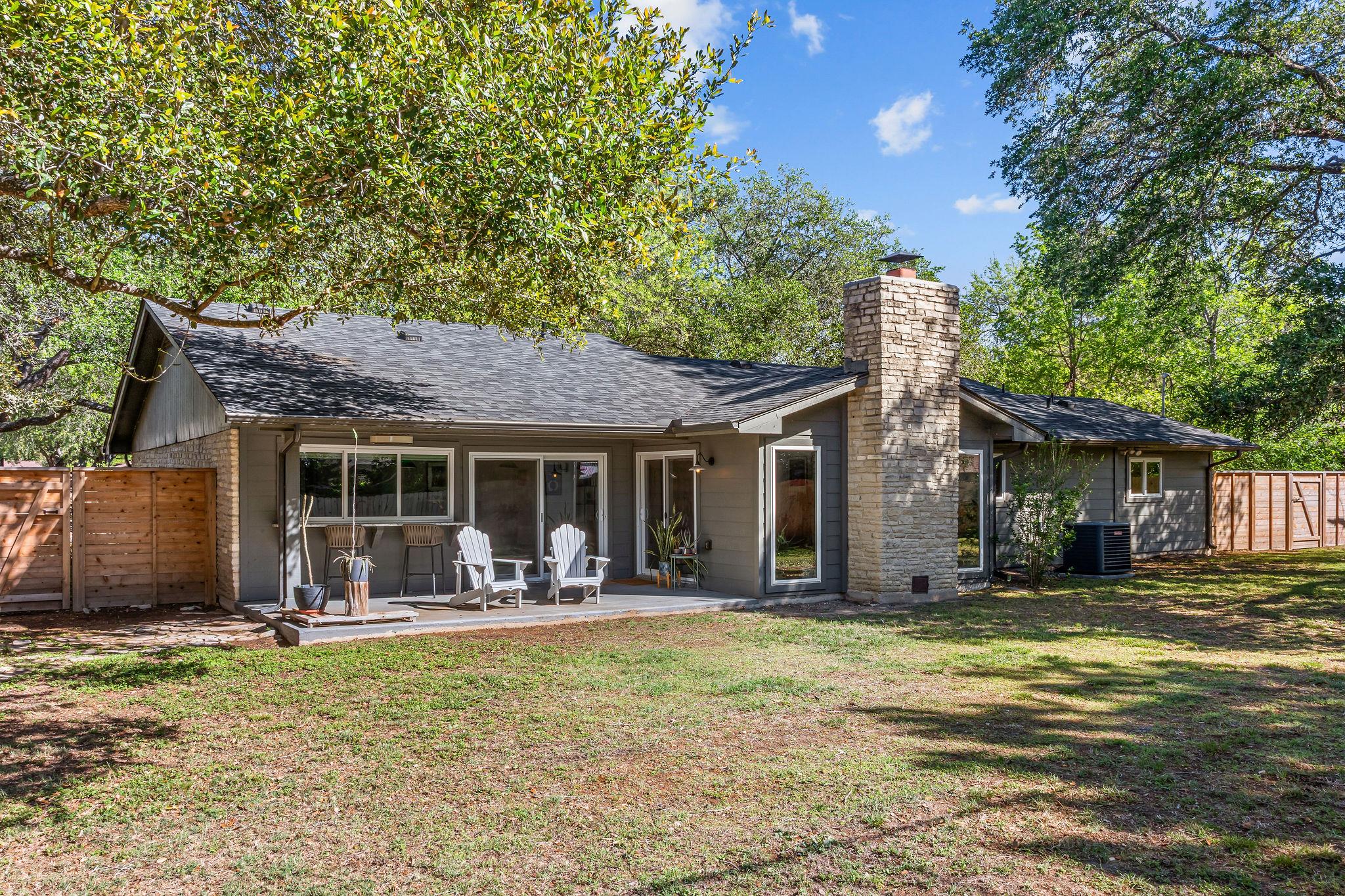 908 Merritt Dr, Lockhart, TX 78644