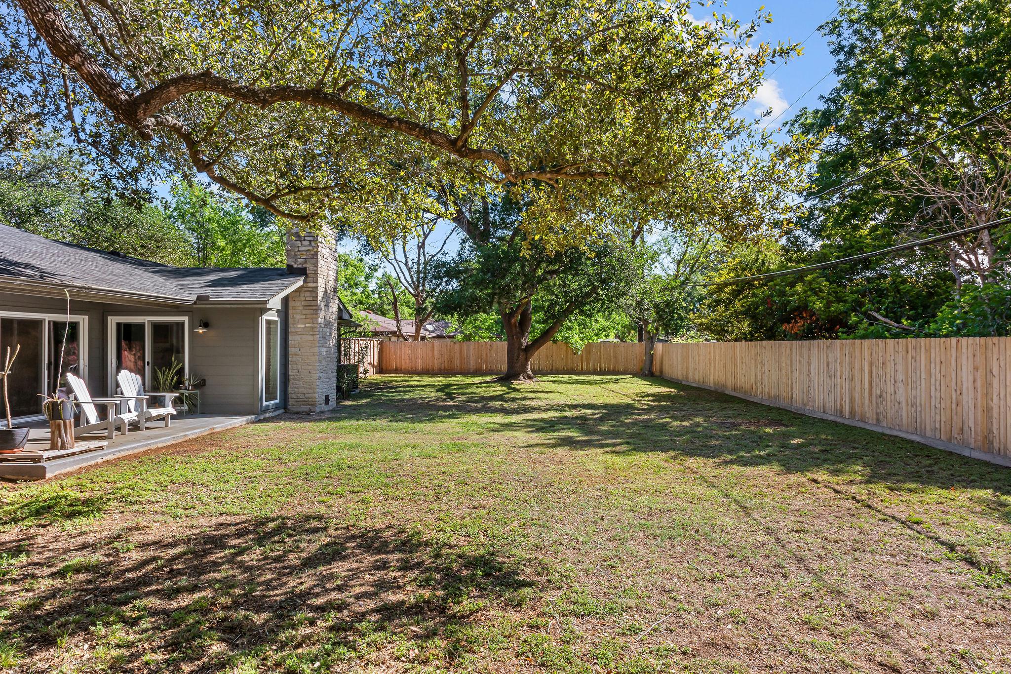 908 Merritt Dr, Lockhart, TX 78644