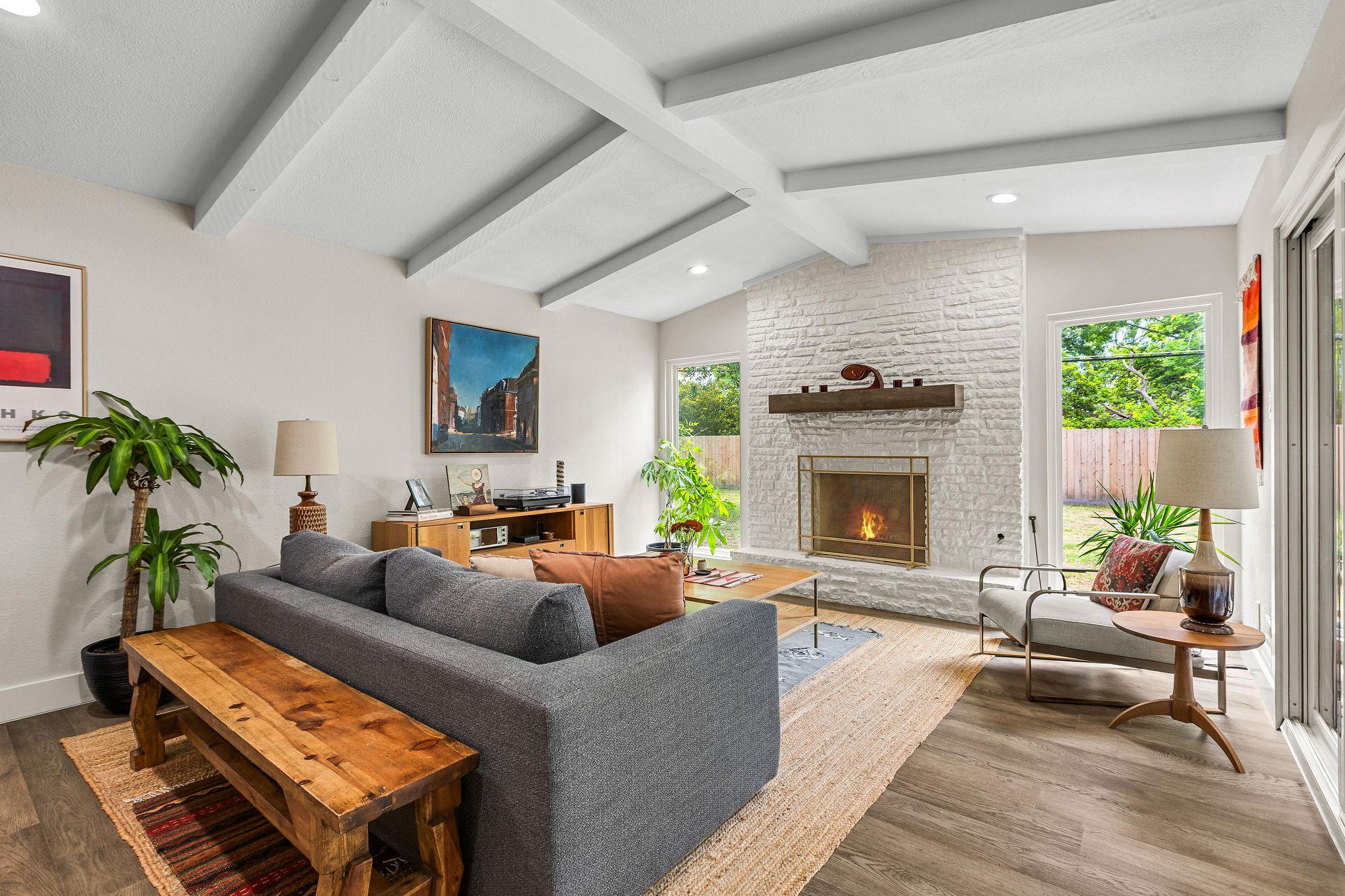 908 Merritt Dr, Lockhart, TX 78644