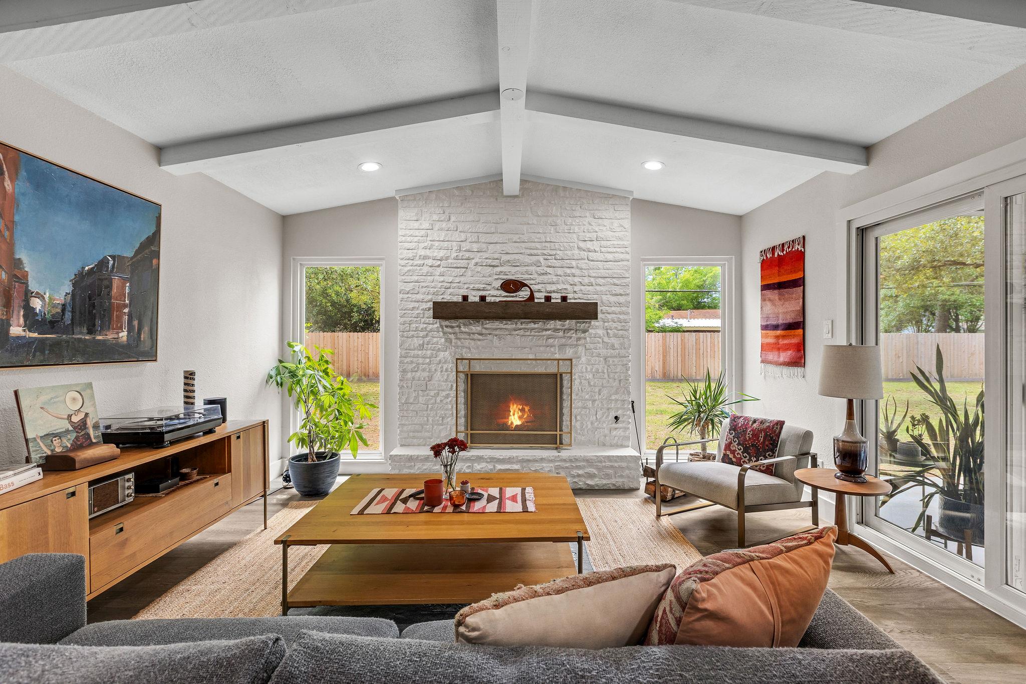 908 Merritt Dr, Lockhart, TX 78644