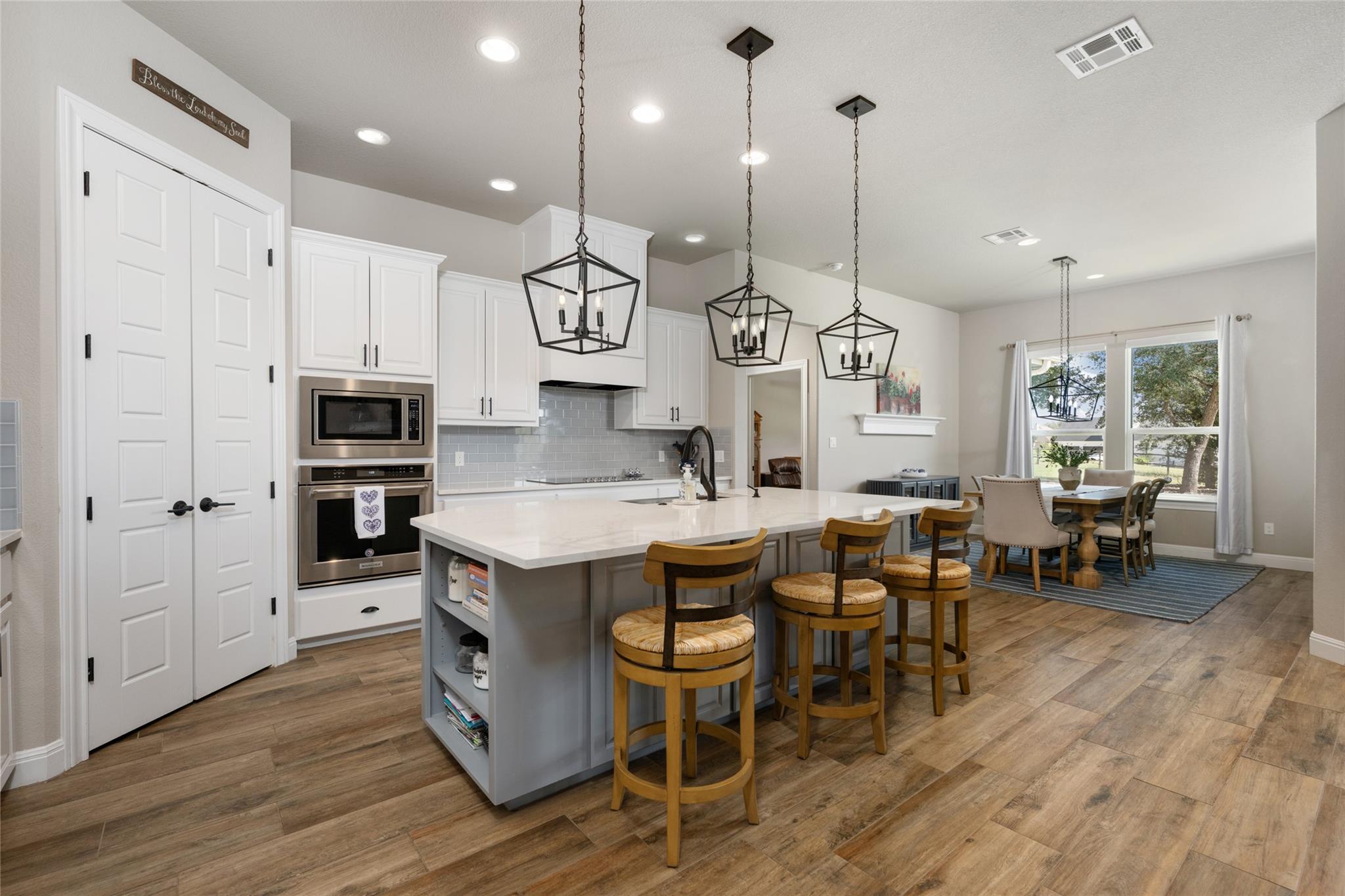 105 Stag Leap Ct, Liberty Hill, TX 78642