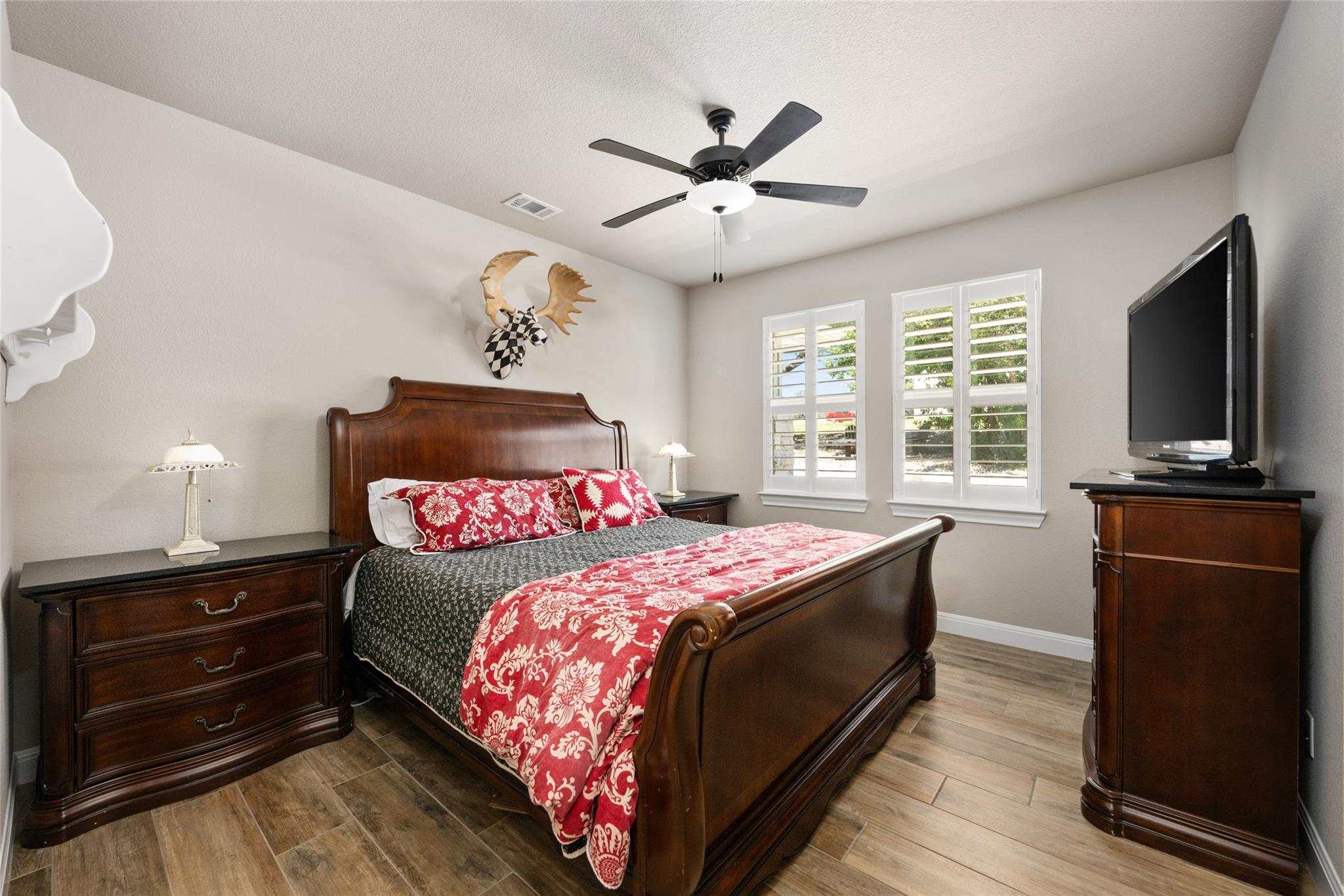 105 Stag Leap Ct, Liberty Hill, TX 78642