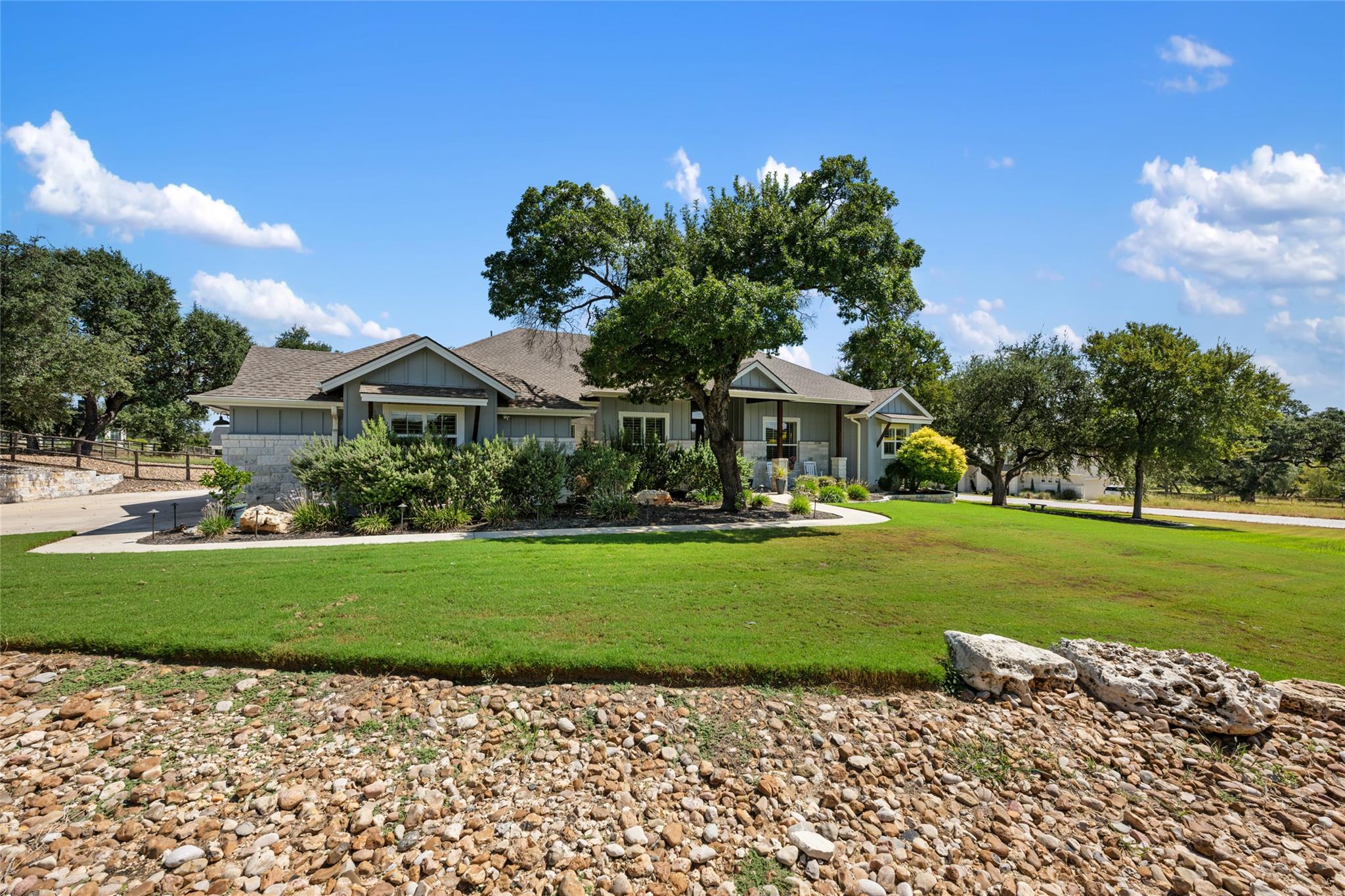 105 Stag Leap Ct, Liberty Hill, TX 78642