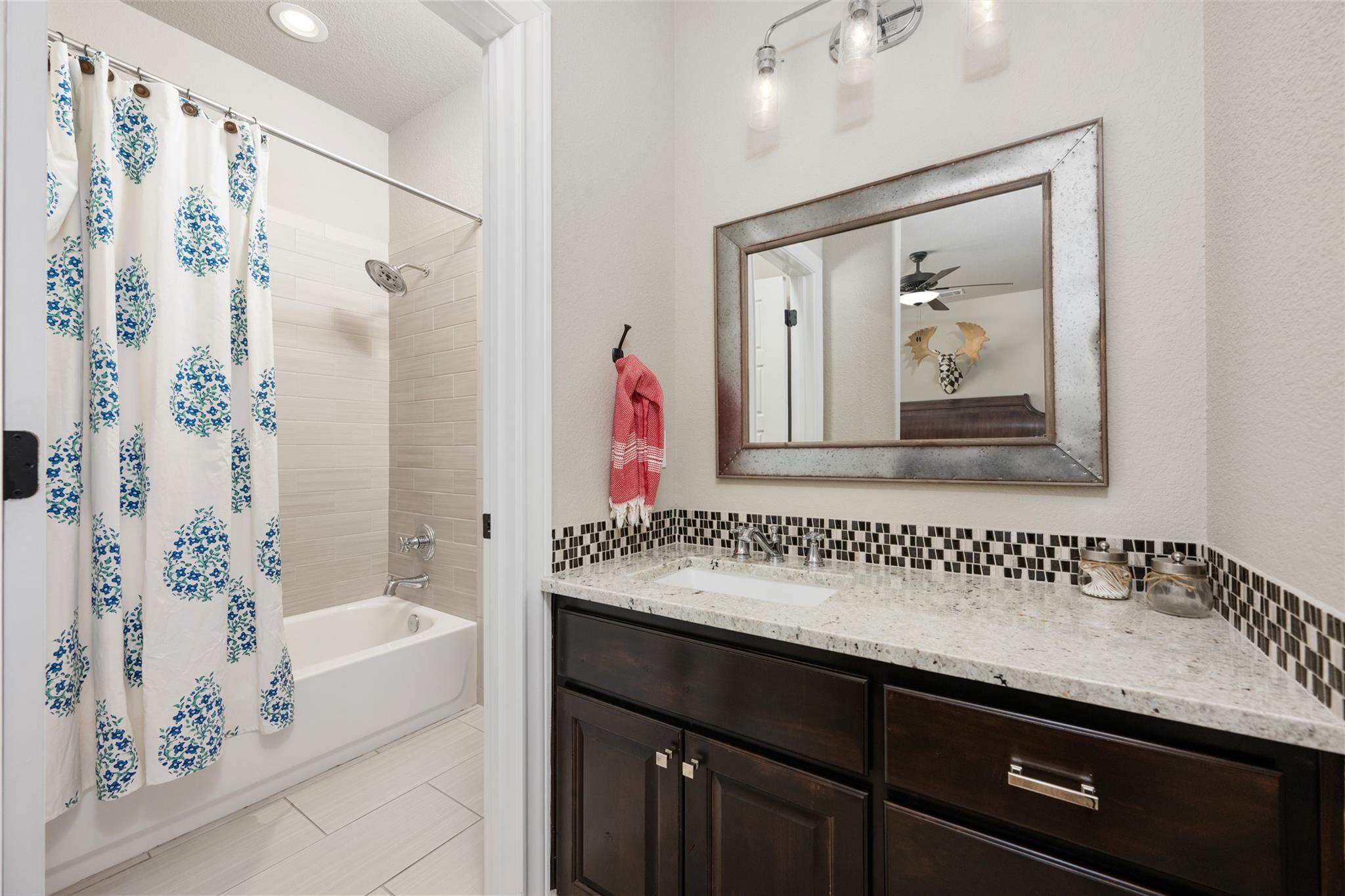 105 Stag Leap Ct, Liberty Hill, TX 78642