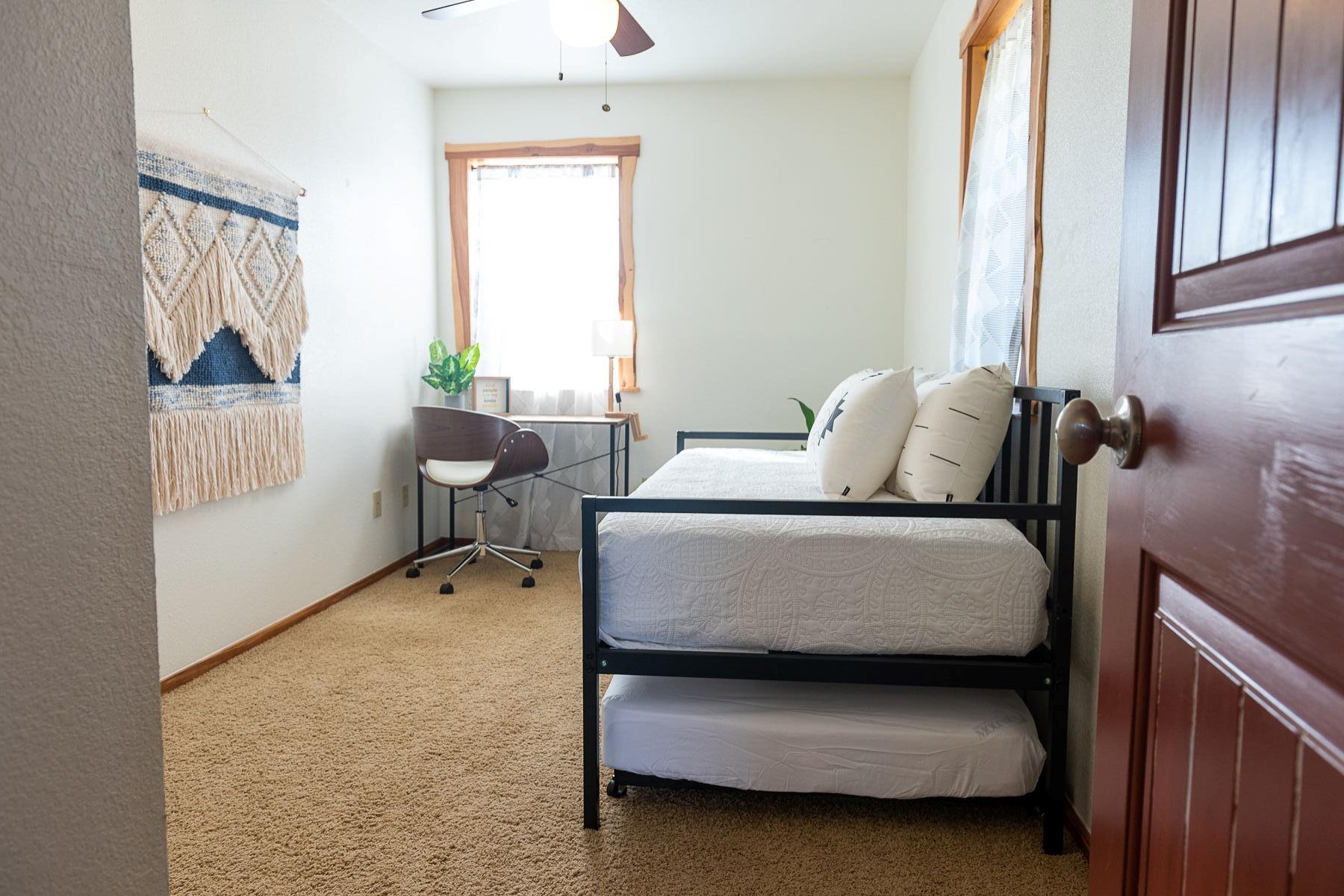 1381 Greenbriar Dr, Canyon Lake, TX 78133