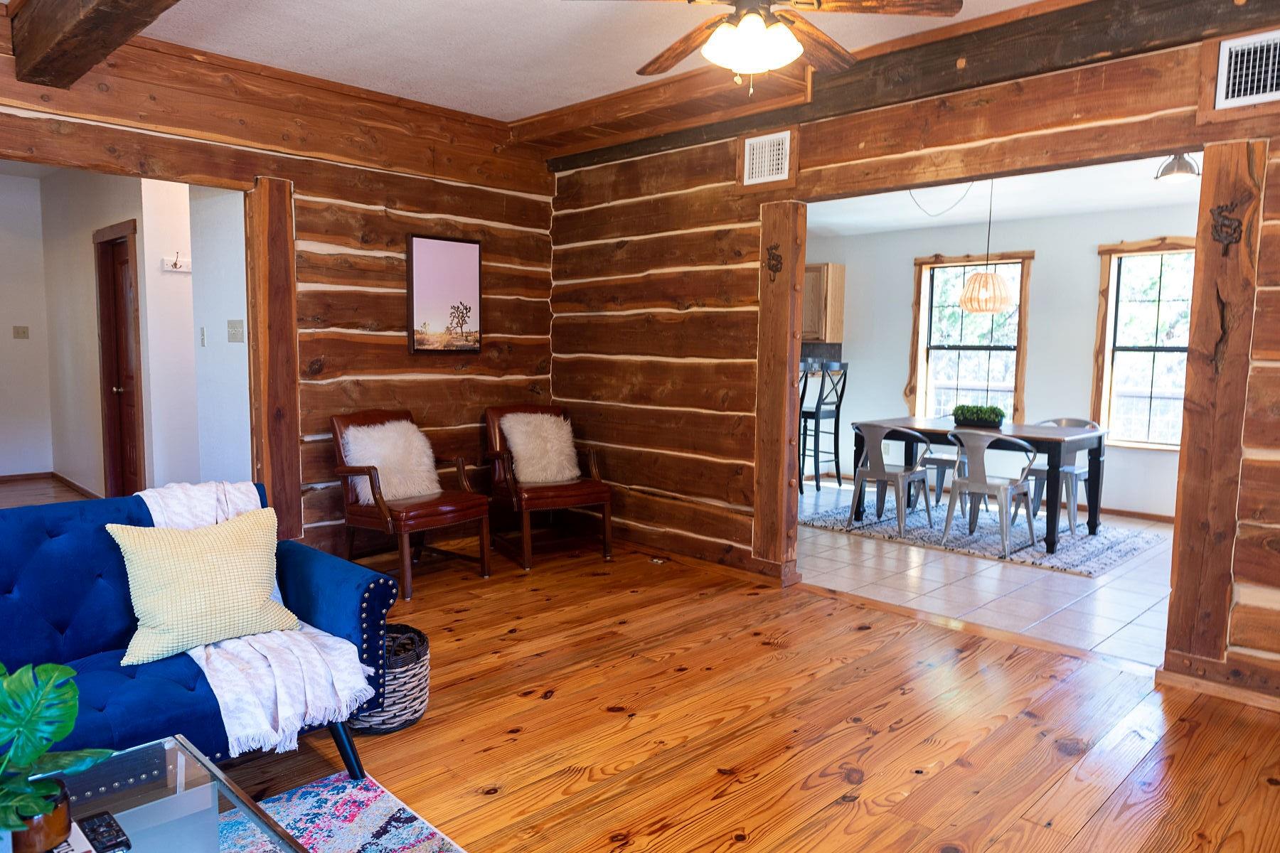 1381 Greenbriar Dr, Canyon Lake, TX 78133