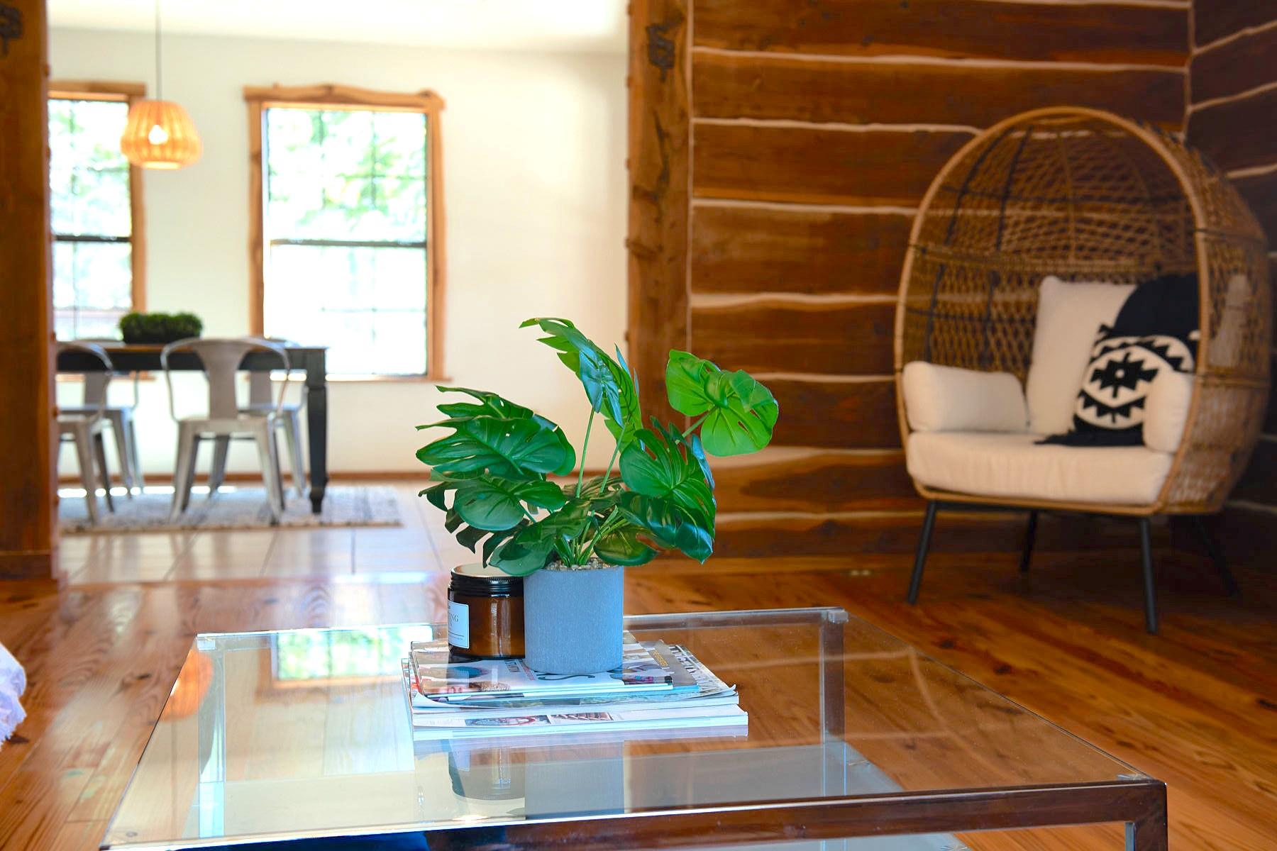 1381 Greenbriar Dr, Canyon Lake, TX 78133