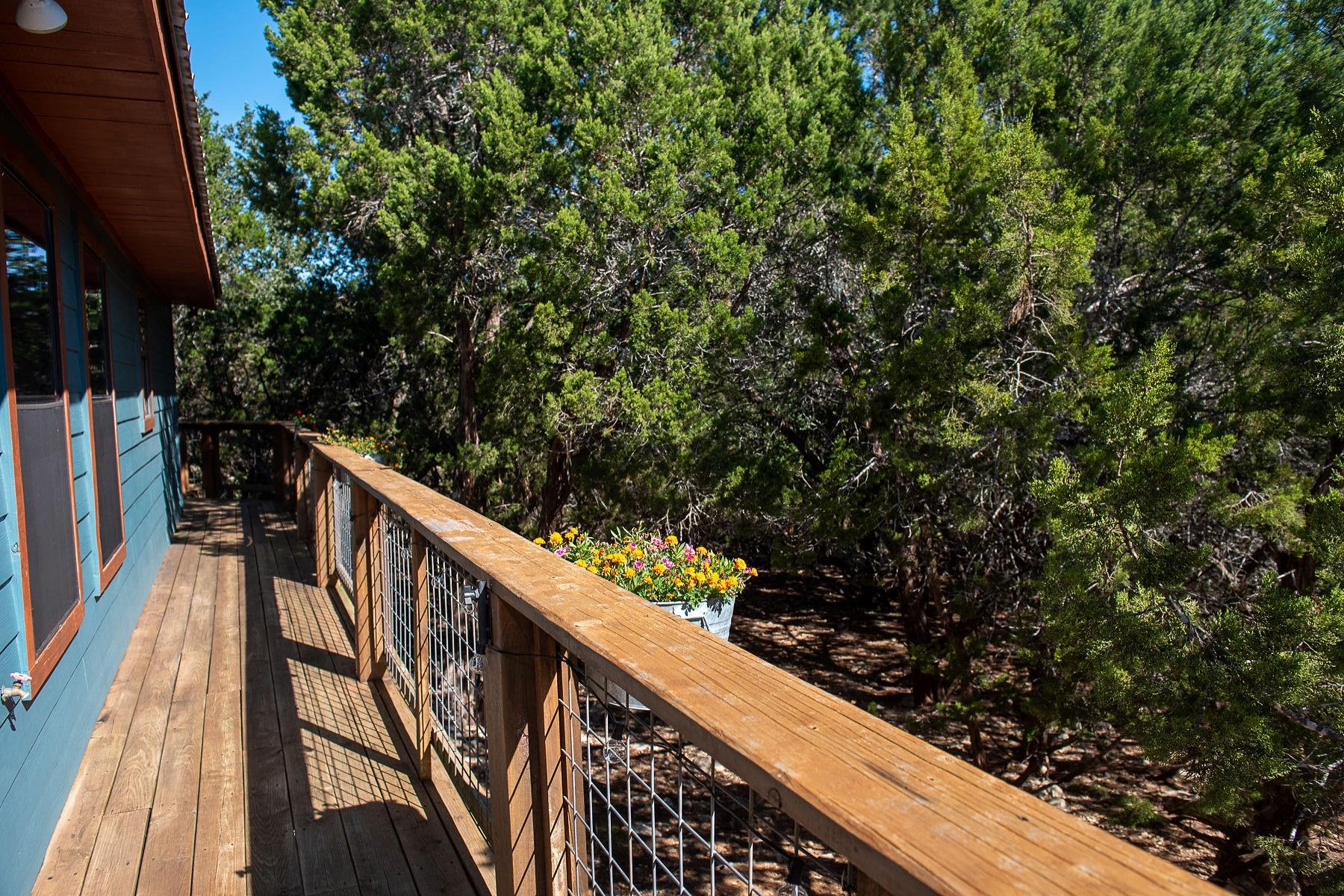 1381 Greenbriar Dr, Canyon Lake, TX 78133