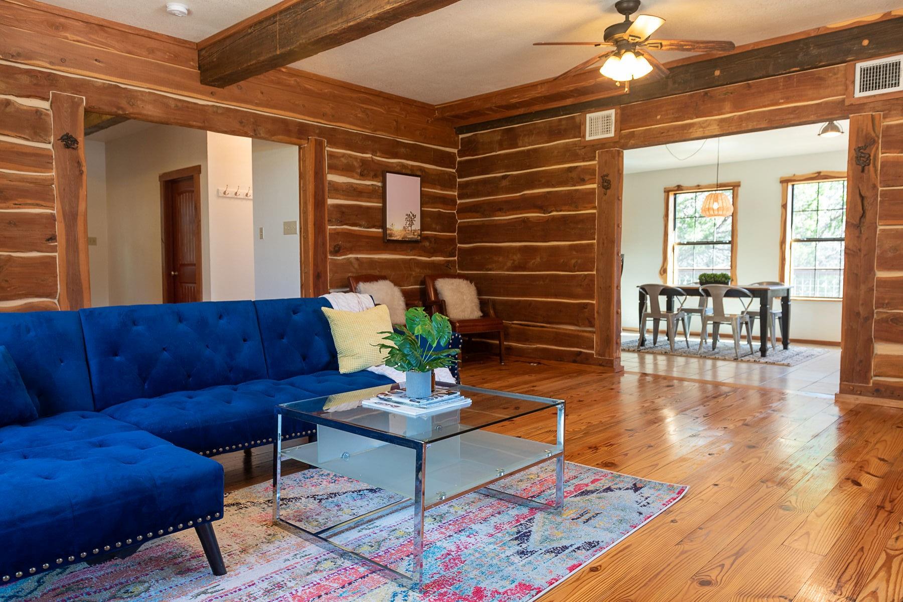 1381 Greenbriar Dr, Canyon Lake, TX 78133