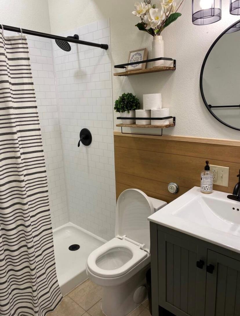 1381 Greenbriar Dr, Canyon Lake, TX 78133