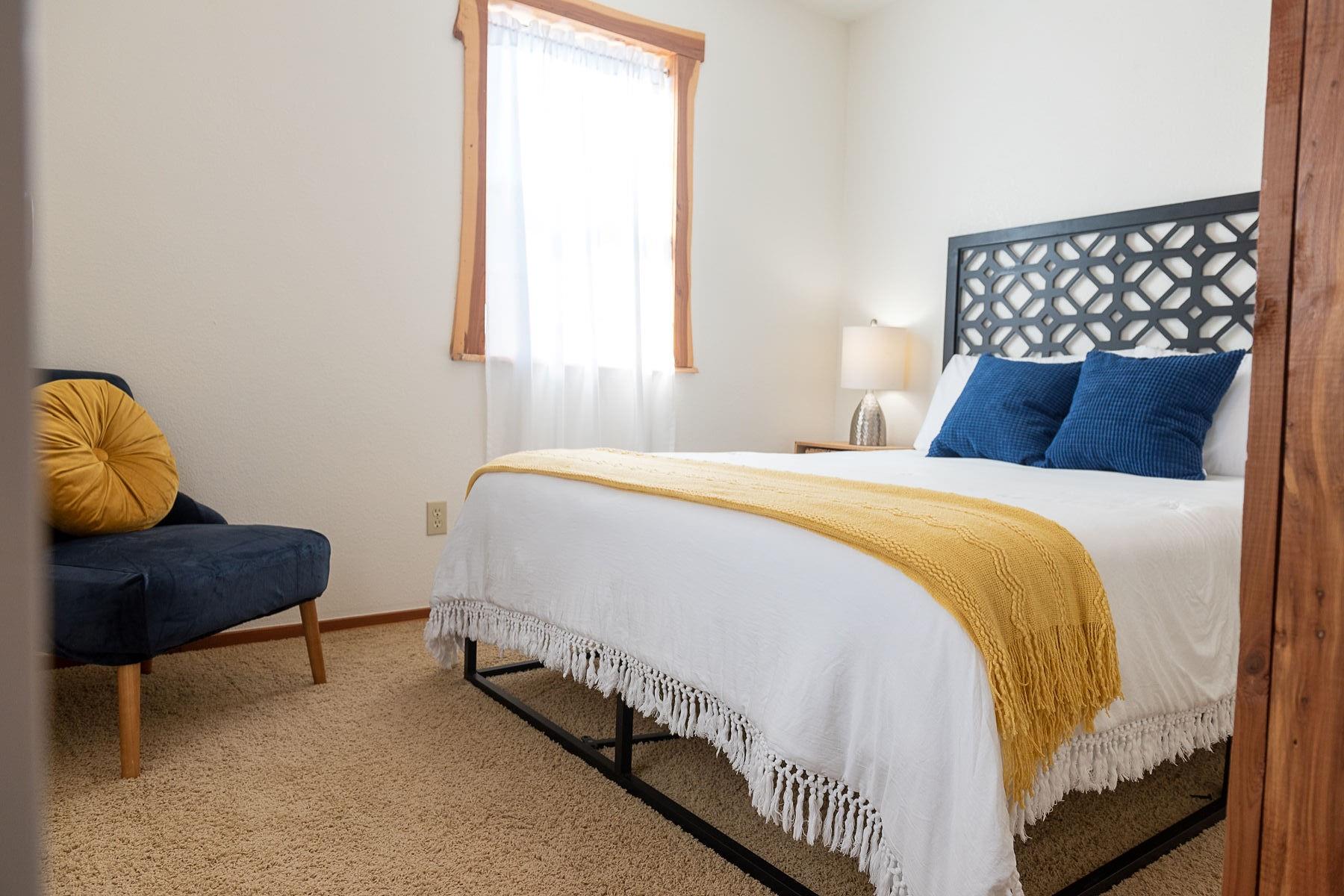 1381 Greenbriar Dr, Canyon Lake, TX 78133