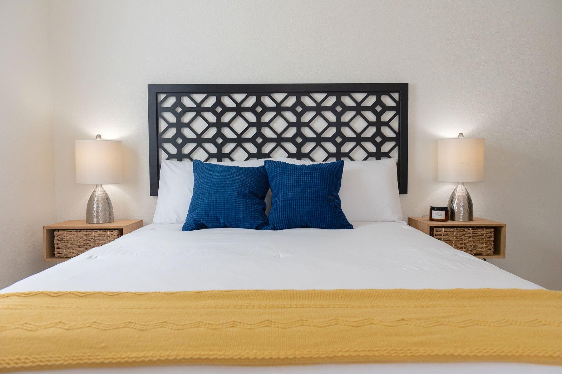 1381 Greenbriar Dr, Canyon Lake, TX 78133