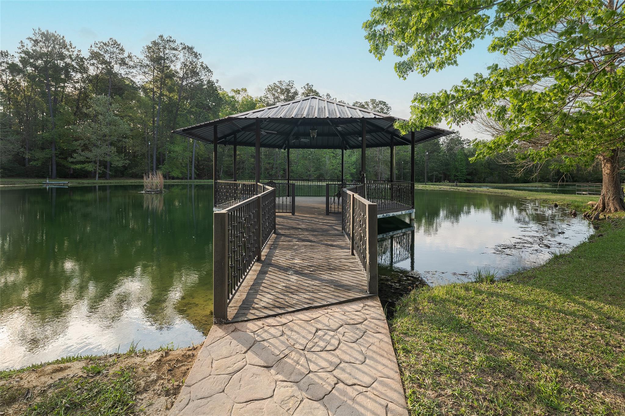 1815 Fm 82, Newton, TX 75956