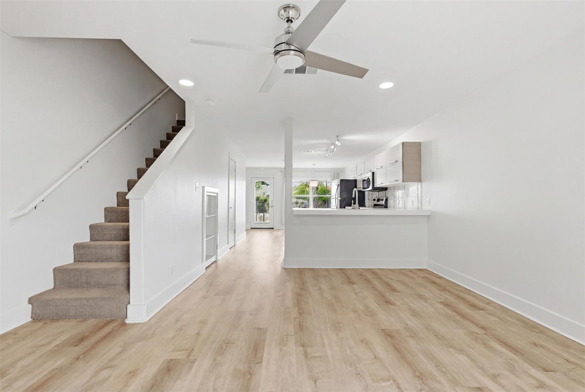 1101 Grove Blvd # 201, Austin, TX 78741
