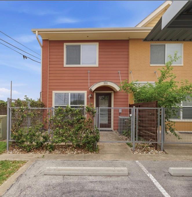 1101 Grove Blvd # 201, Austin, TX 78741
