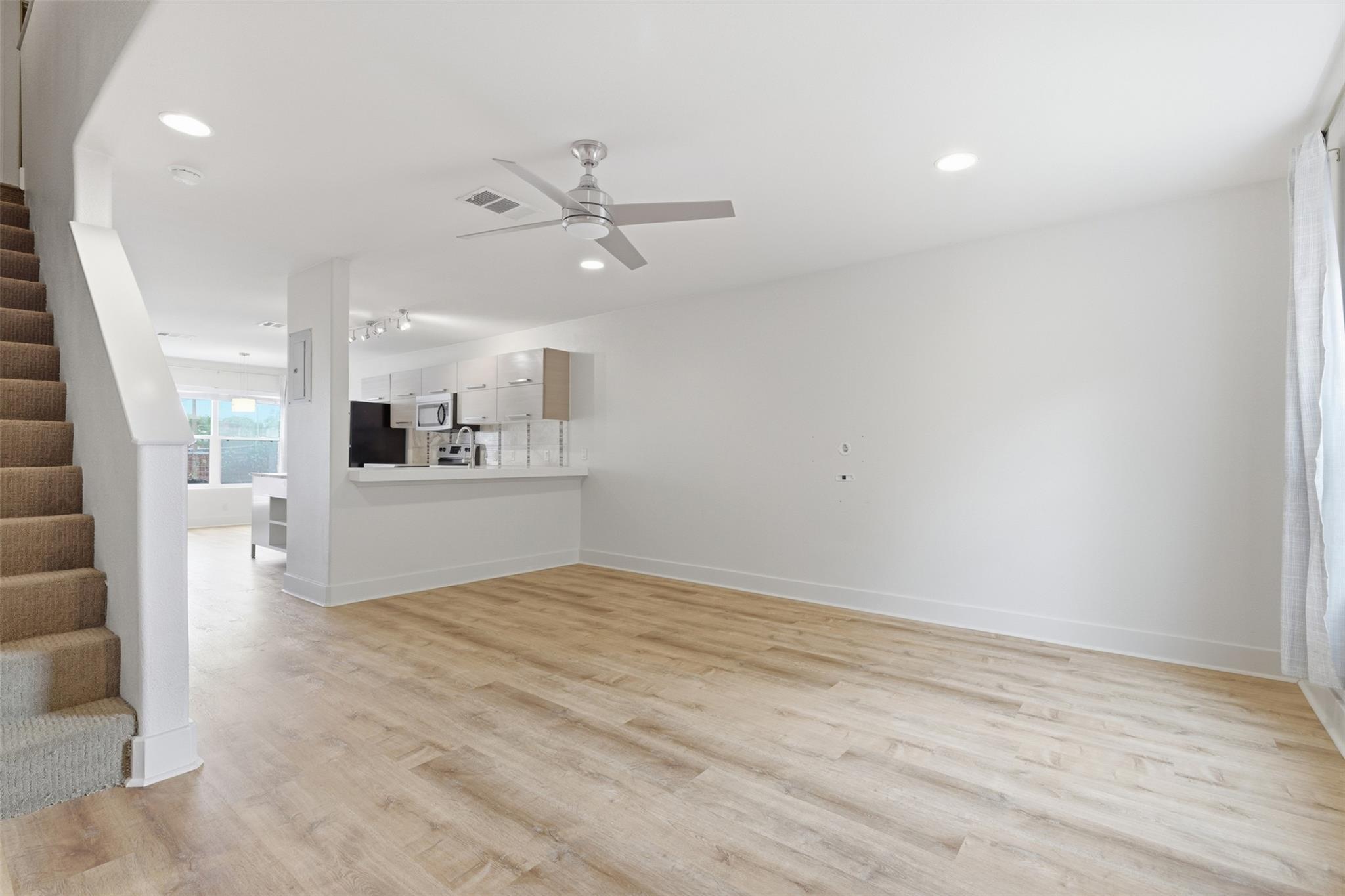 1101 Grove Blvd # 201, Austin, TX 78741