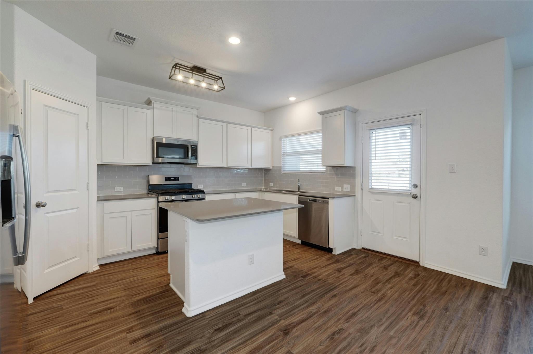 424 Red Buckeye Loop, Liberty Hill, TX 78642