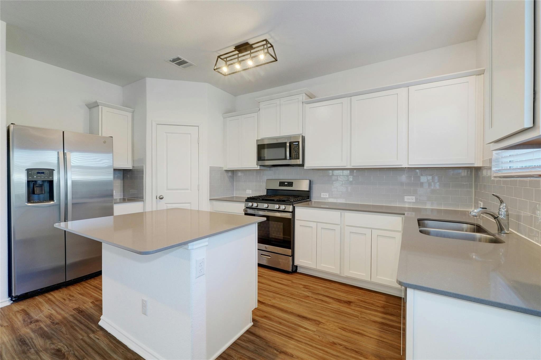 424 Red Buckeye Loop, Liberty Hill, TX 78642