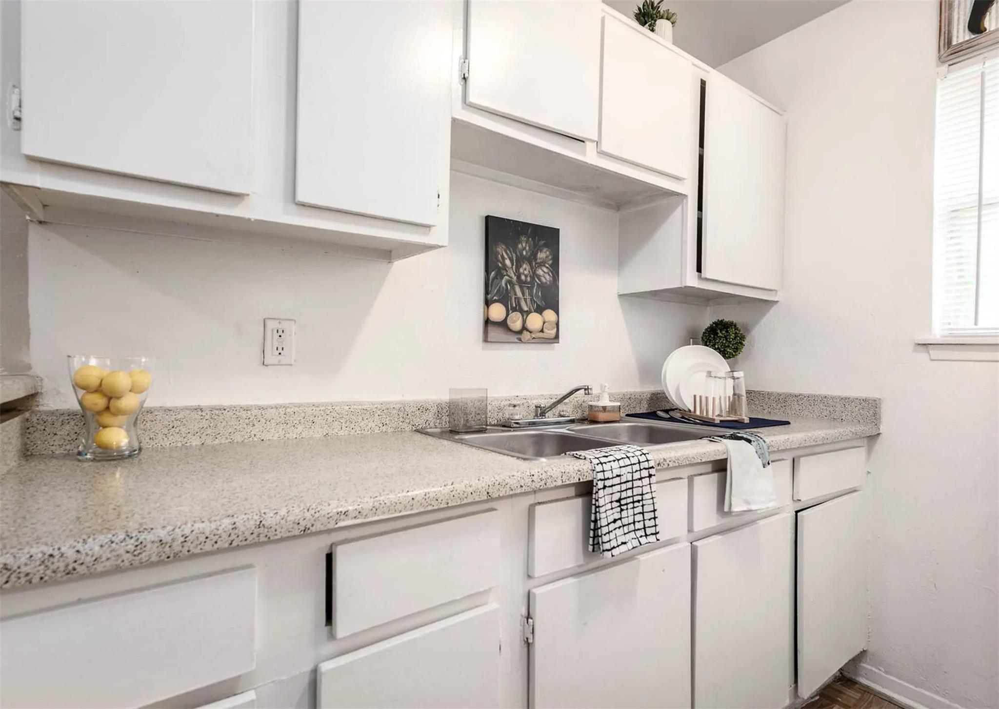 4422 Weaver Rd # 303, Houston, TX 77016