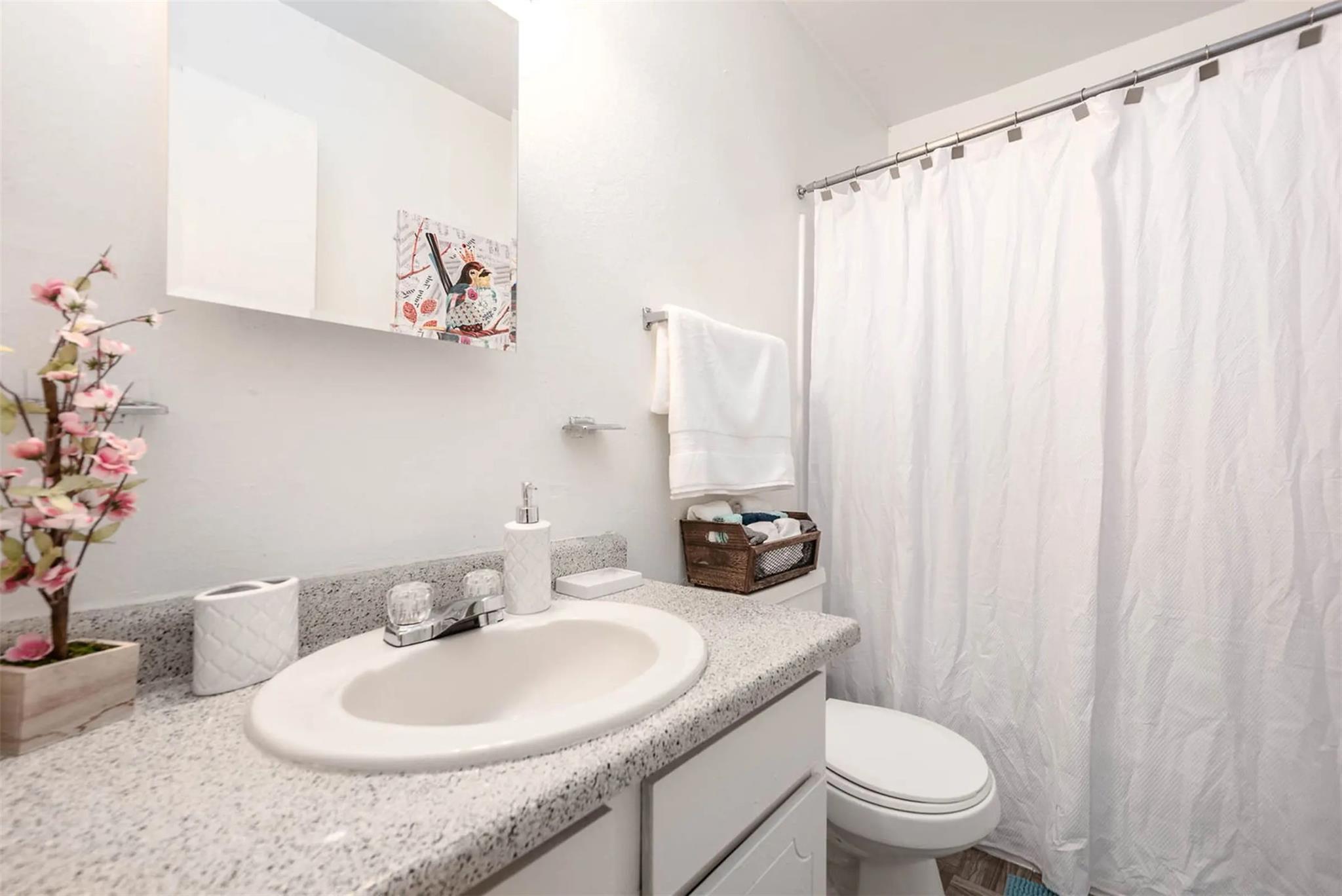 4422 Weaver Rd # 303, Houston, TX 77016