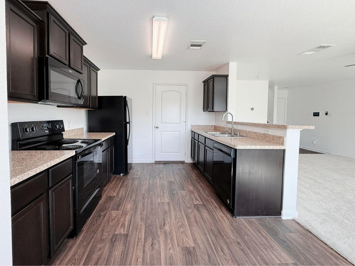 3000 Cressler Ln, Jarrell, TX 76537