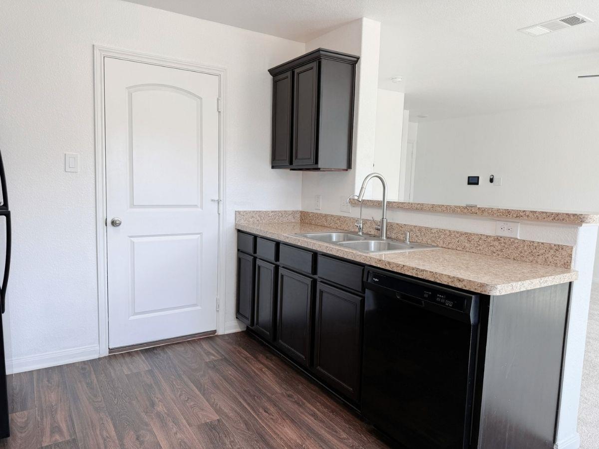 3000 Cressler Ln, Jarrell, TX 76537