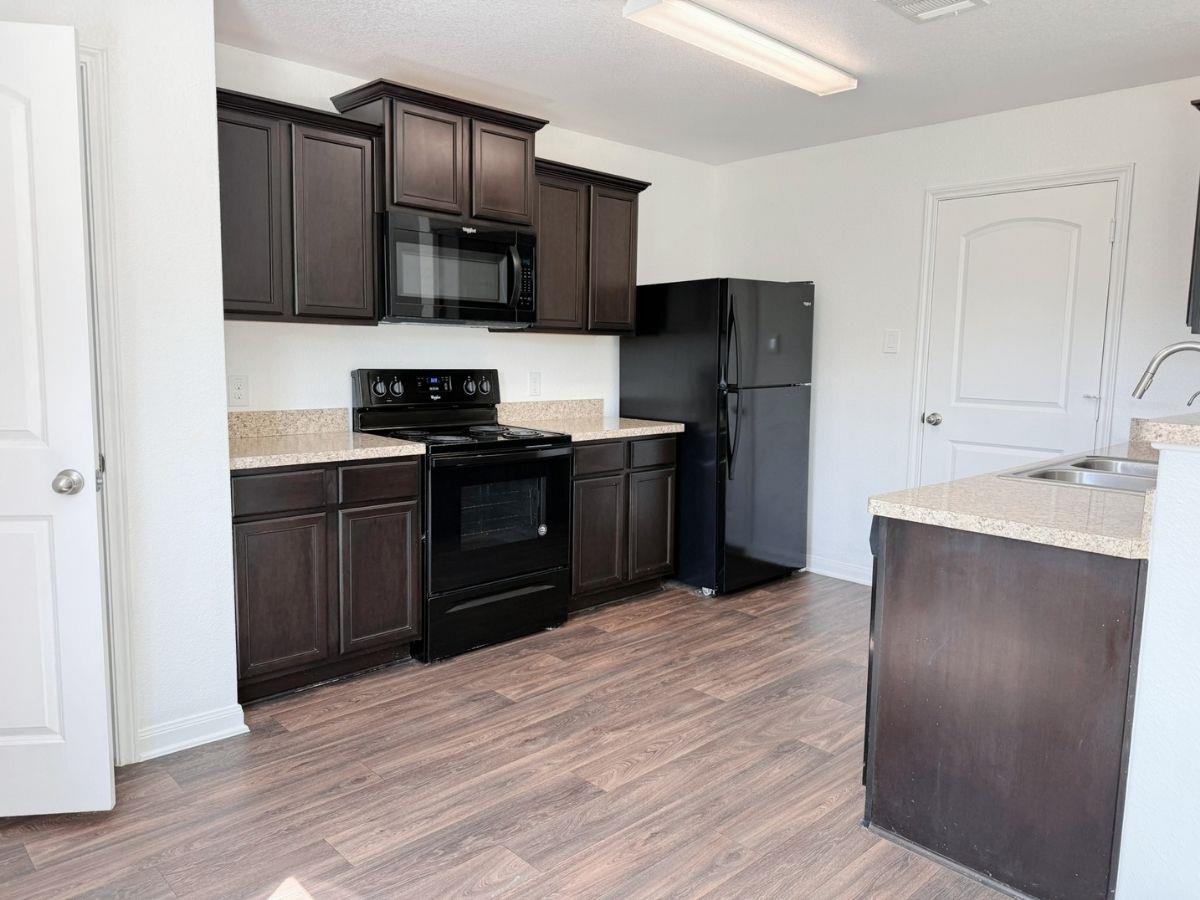 3000 Cressler Ln, Jarrell, TX 76537