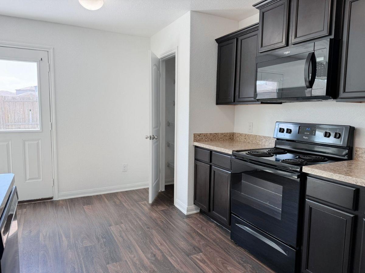 3000 Cressler Ln, Jarrell, TX 76537