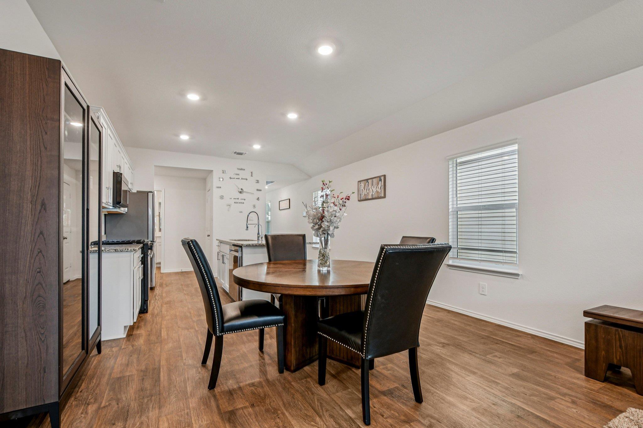 519 Sandringham Loop, Kyle, TX 78640