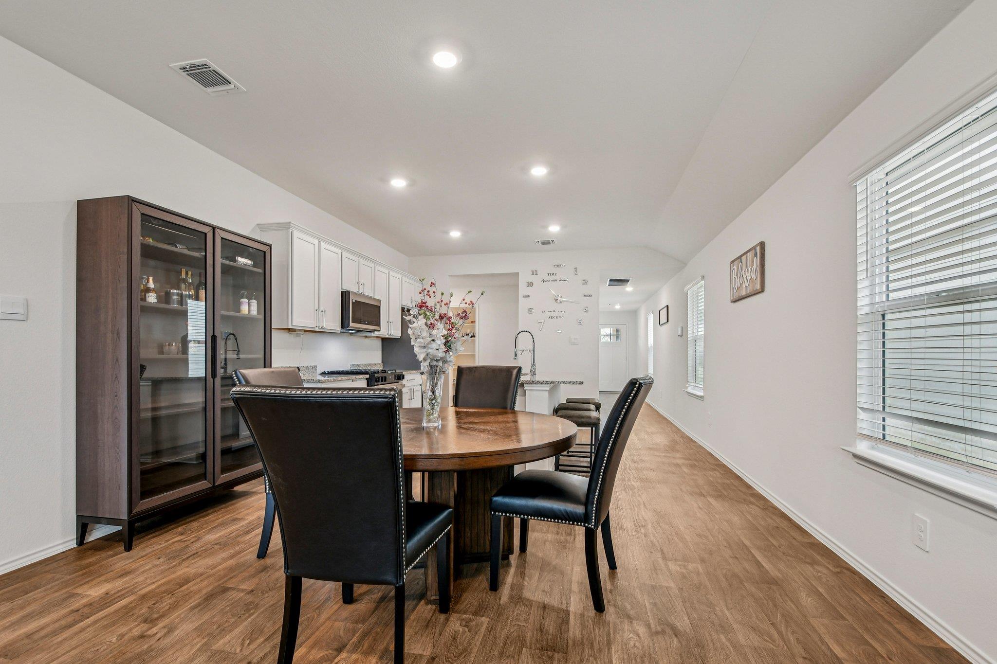 519 Sandringham Loop, Kyle, TX 78640