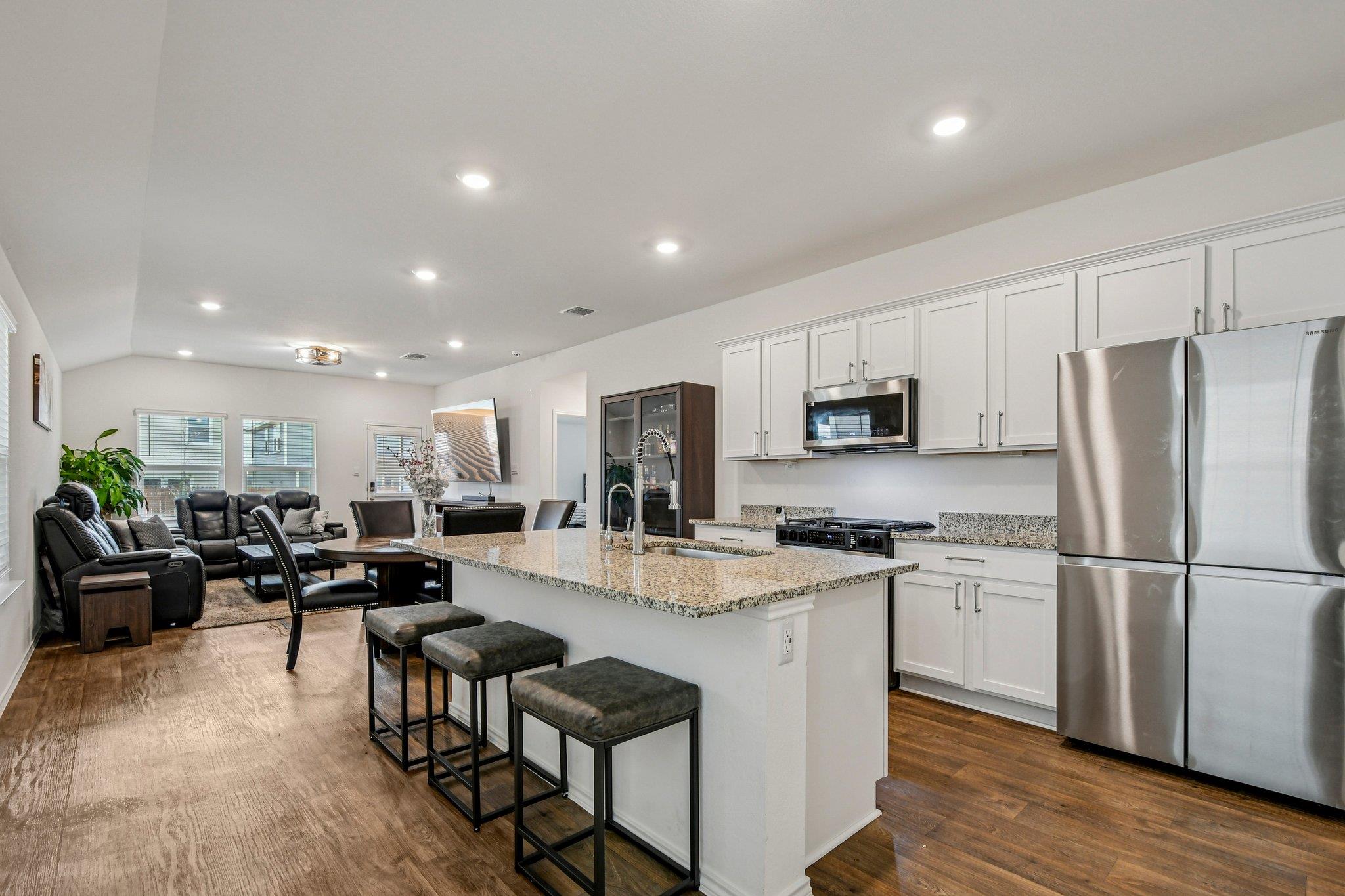 519 Sandringham Loop, Kyle, TX 78640