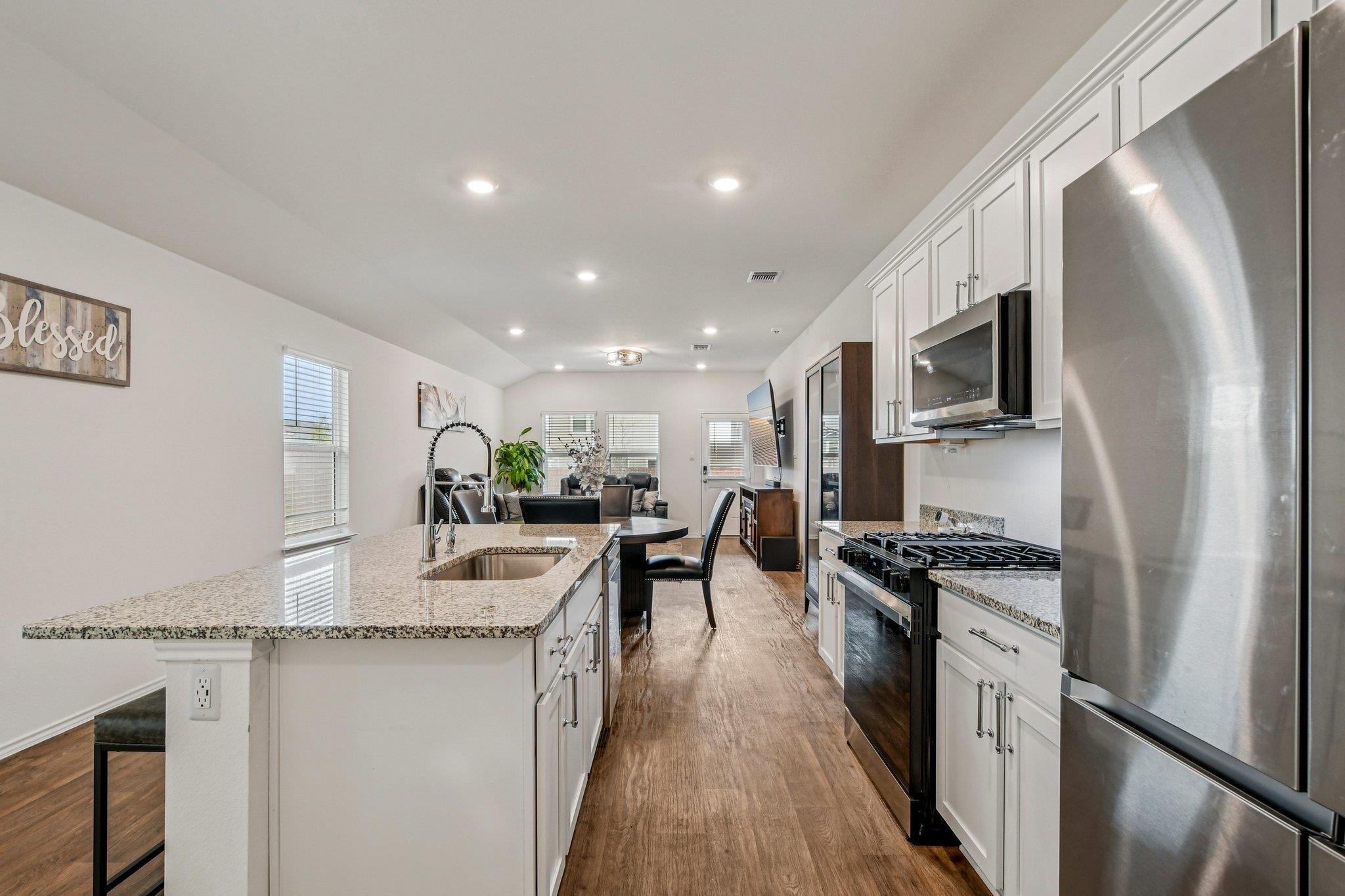 519 Sandringham Loop, Kyle, TX 78640