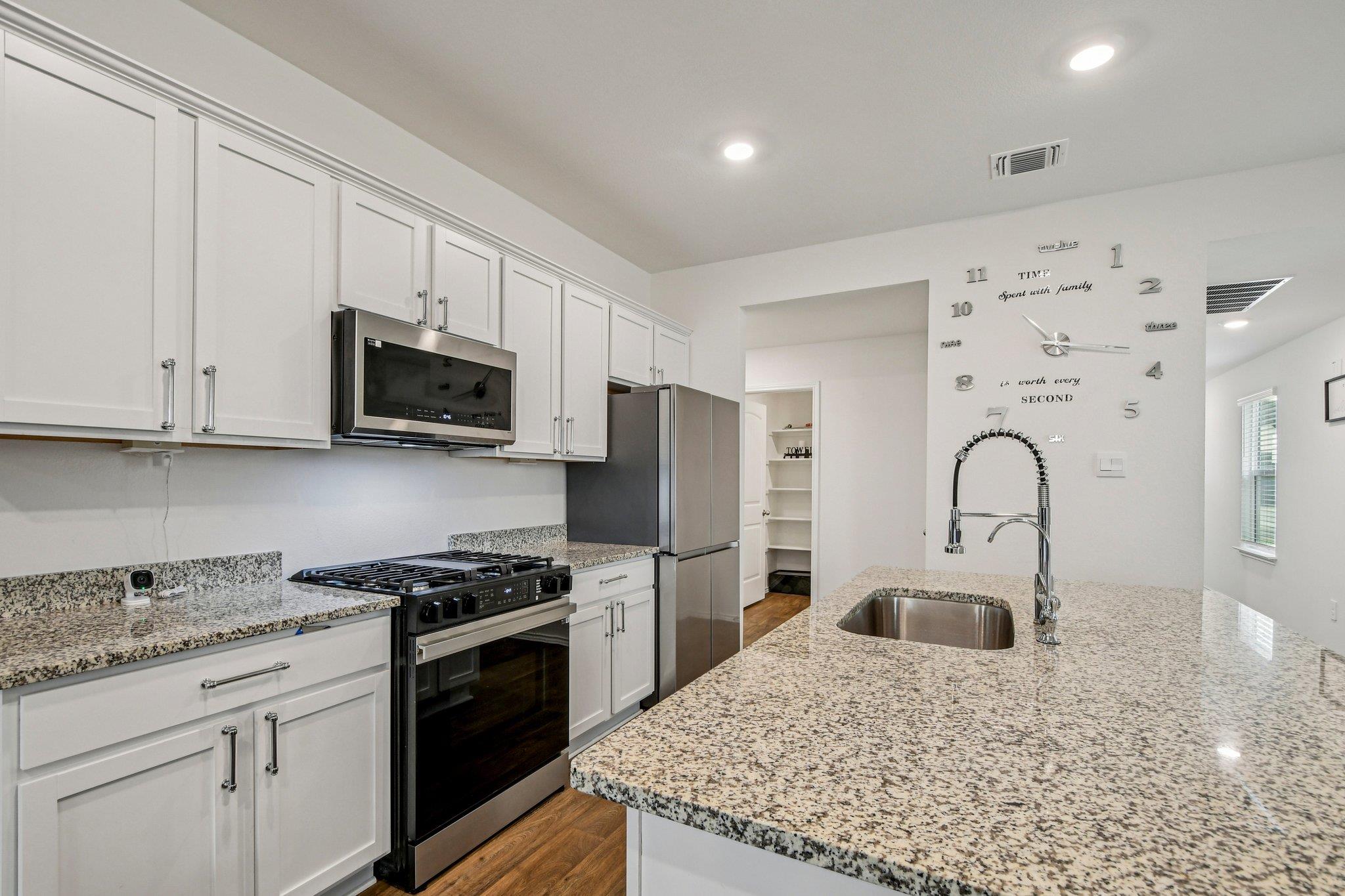 519 Sandringham Loop, Kyle, TX 78640