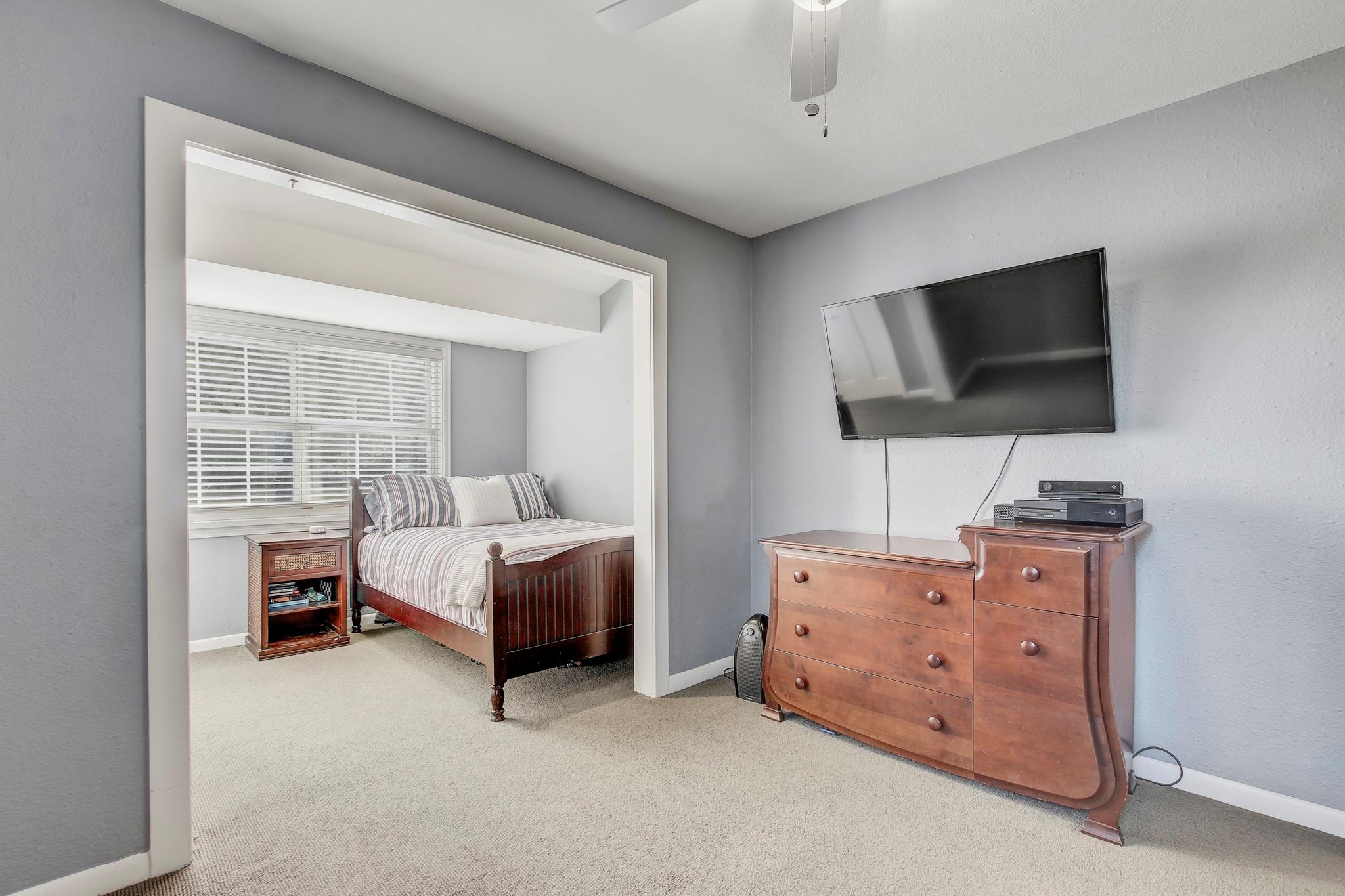 2104 W 10th St, Austin, TX 78703