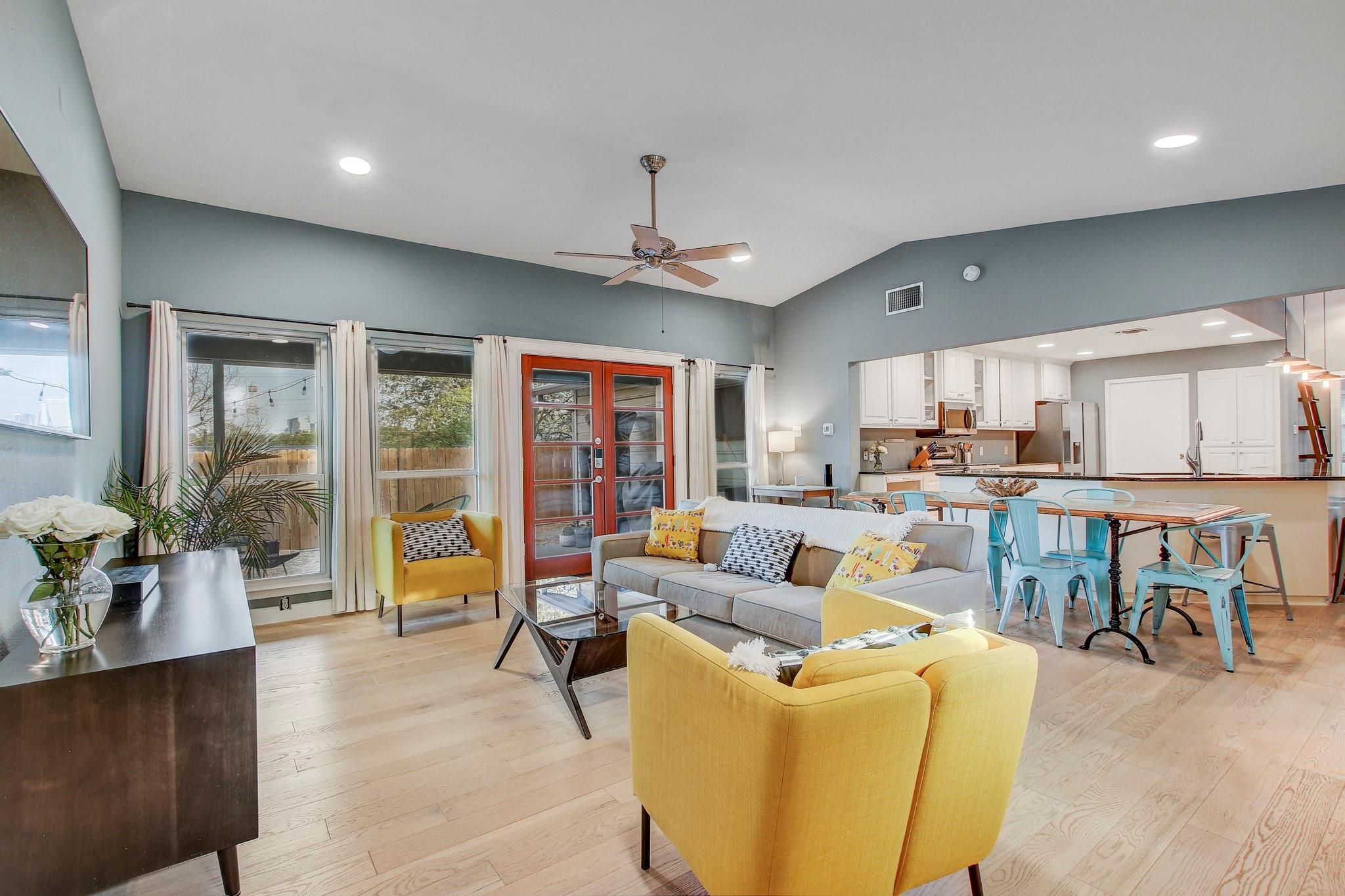 2104 W 10th St, Austin, TX 78703