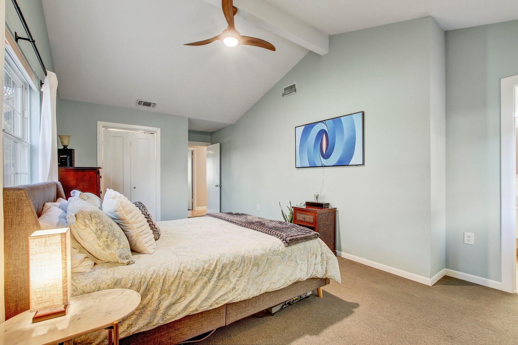 2104 W 10th St, Austin, TX 78703