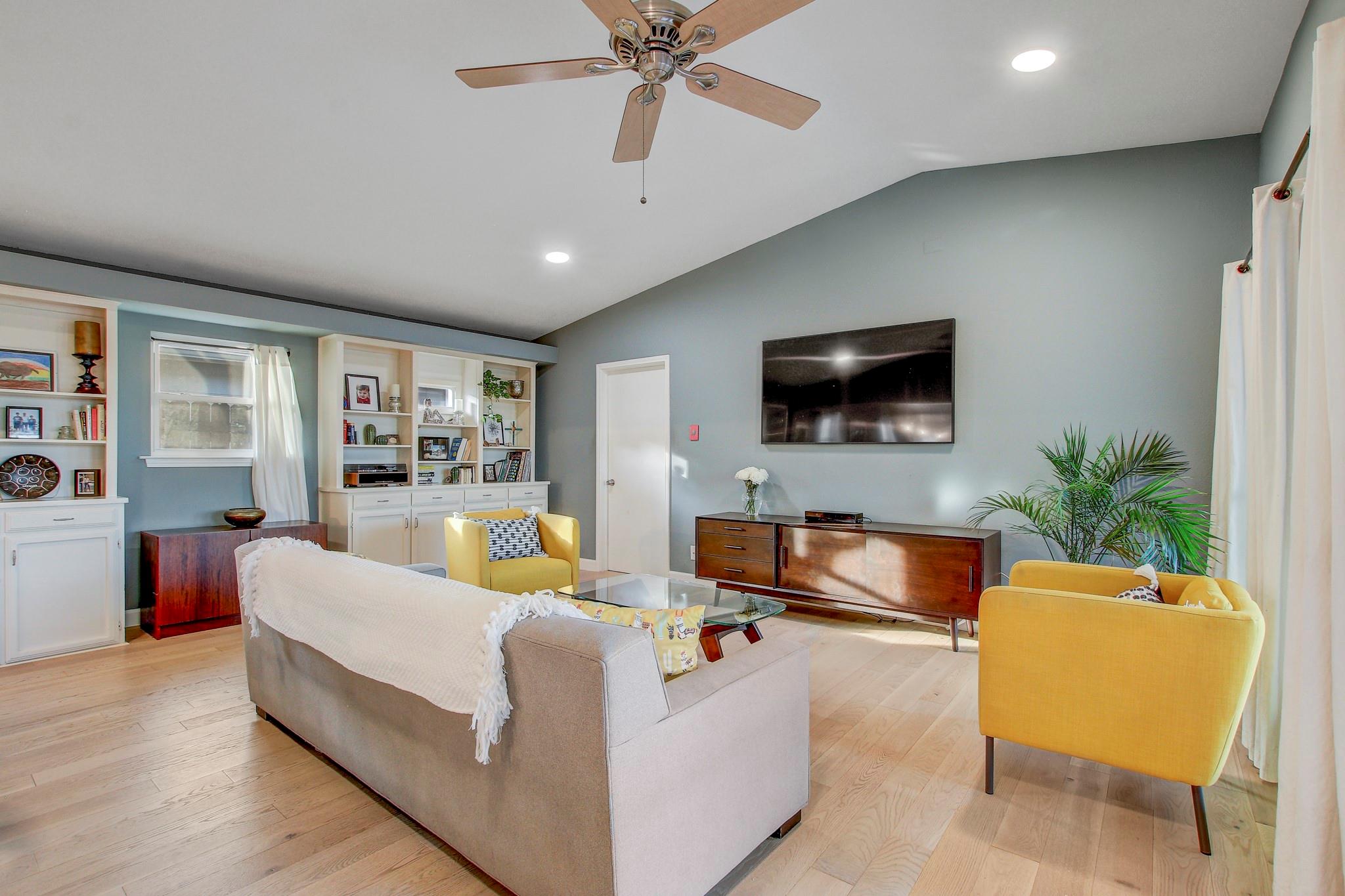 2104 W 10th St, Austin, TX 78703