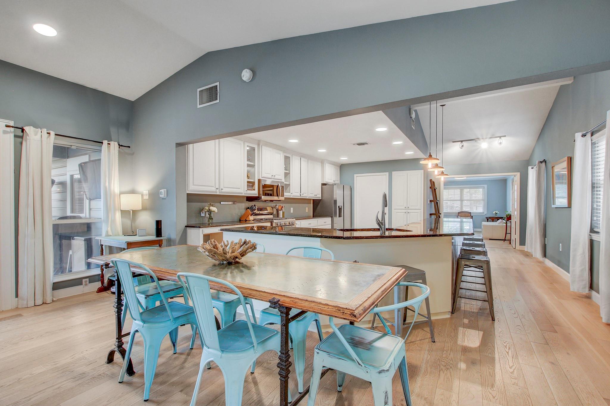 2104 W 10th St, Austin, TX 78703