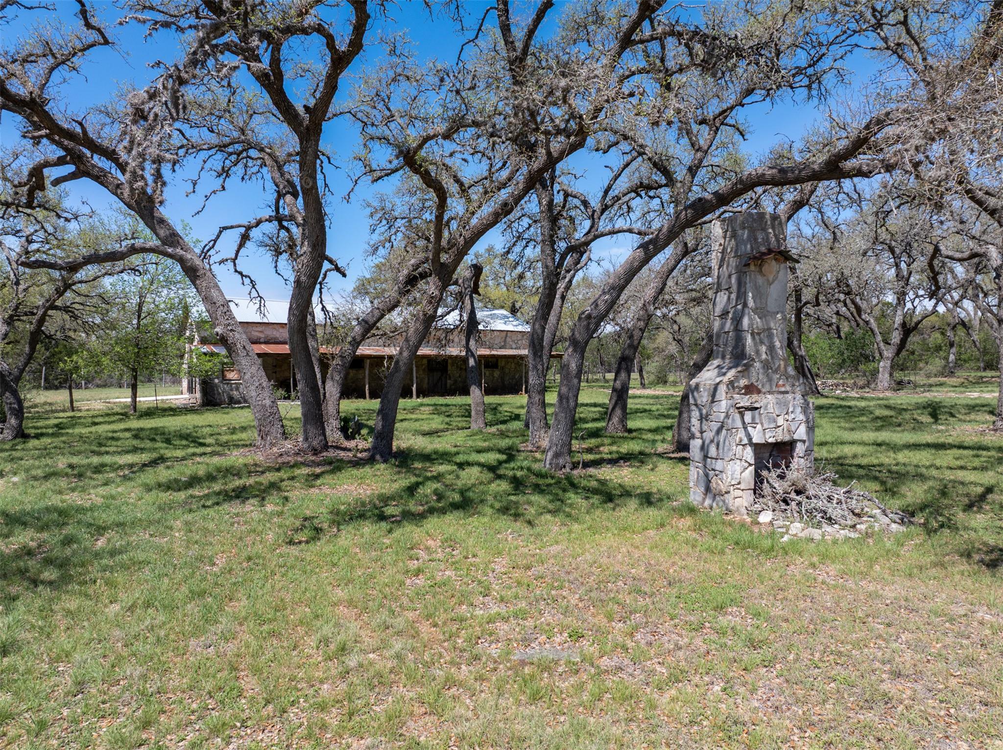220 Meadowview Dr, Wimberley, TX 78676