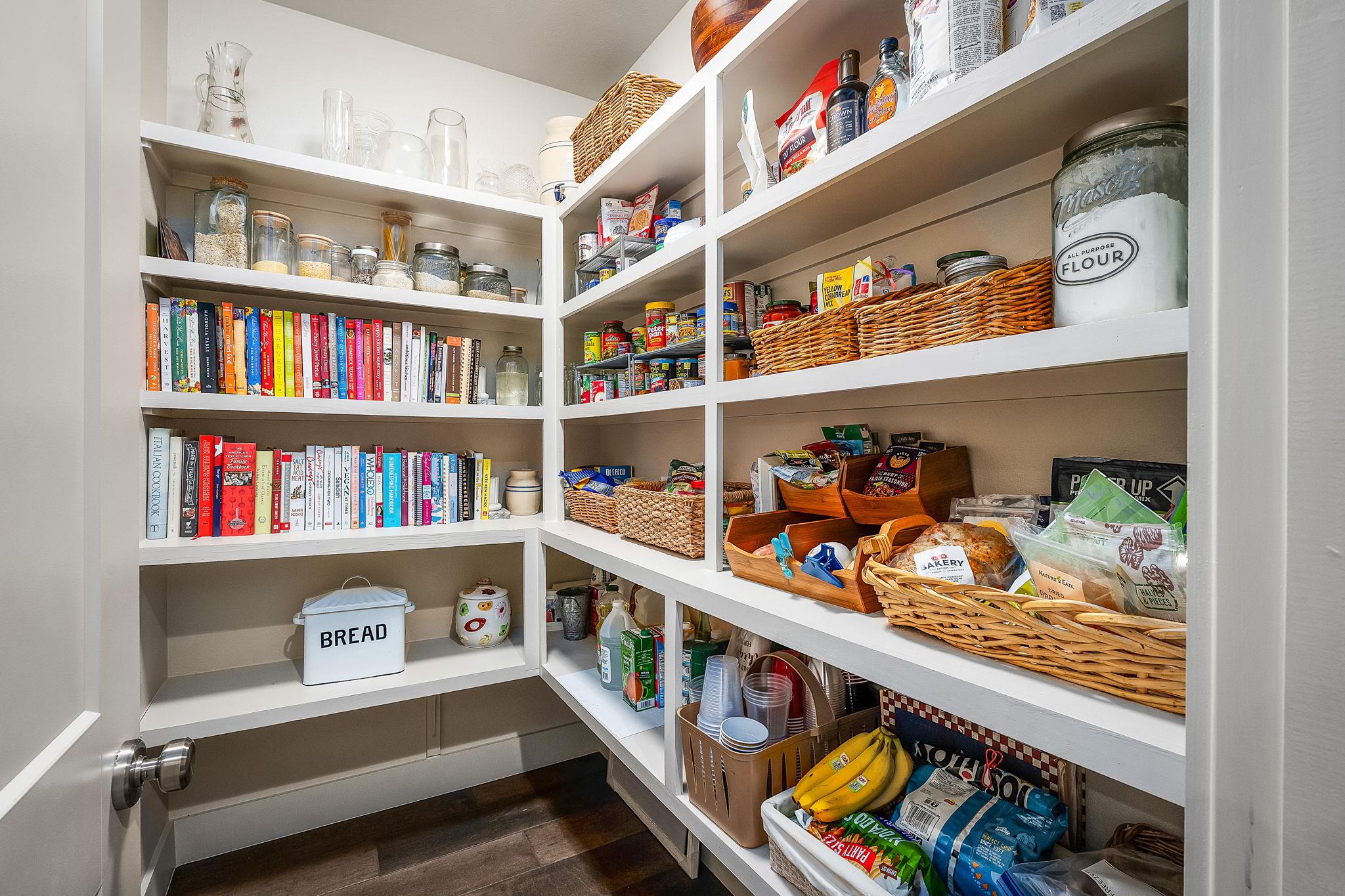 361 Rolling View Ct, Canyon Lake, TX 78133