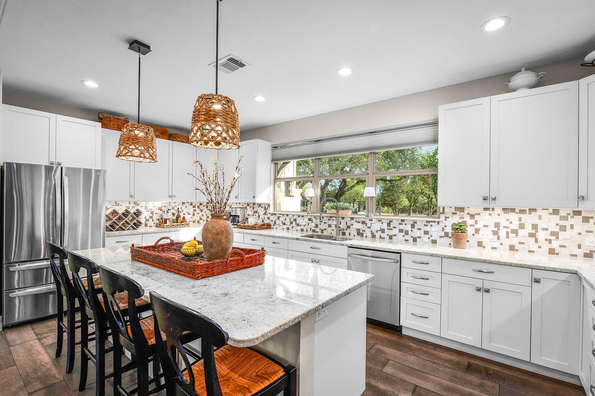 361 Rolling View Ct, Canyon Lake, TX 78133