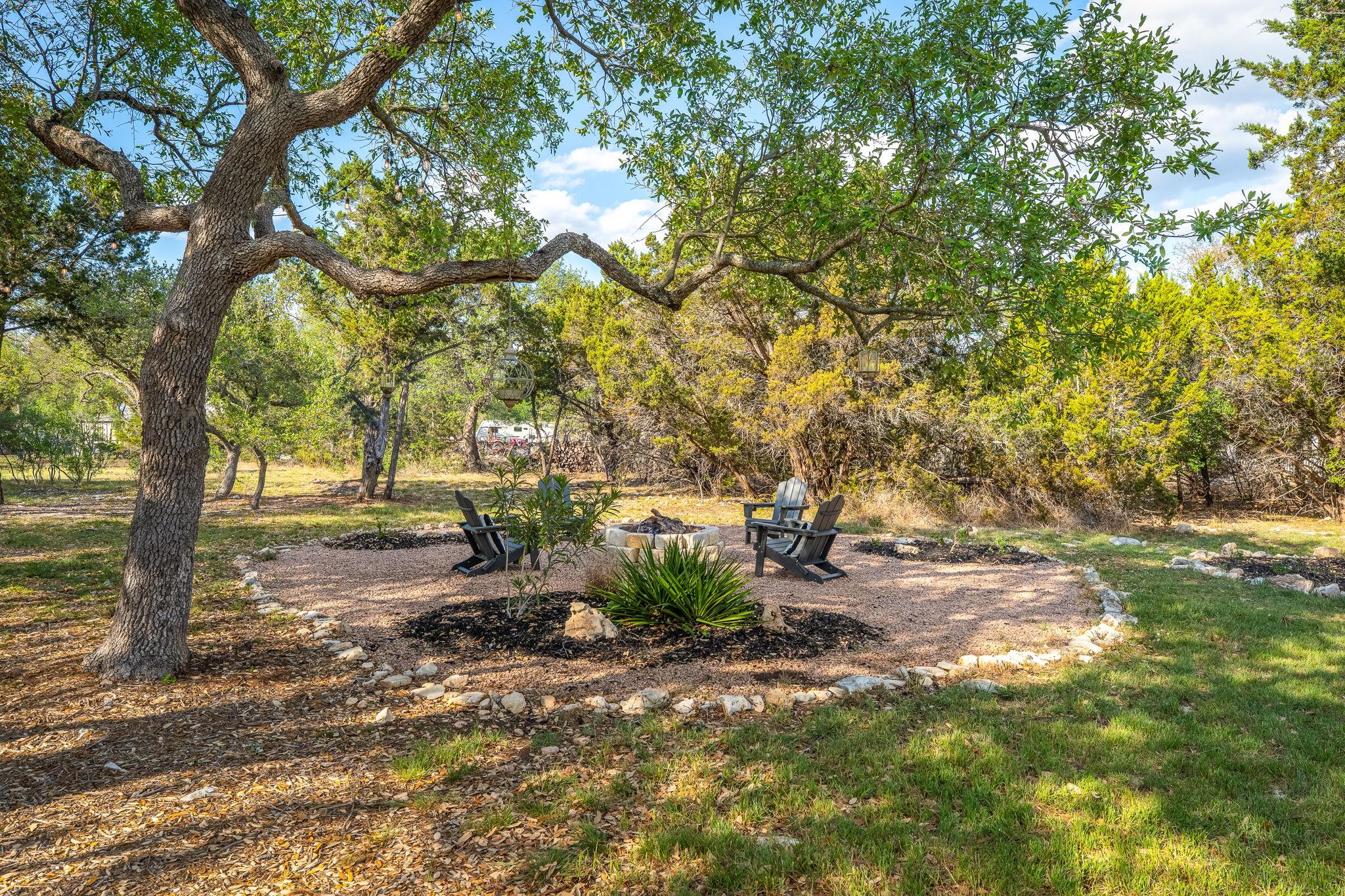 361 Rolling View Ct, Canyon Lake, TX 78133