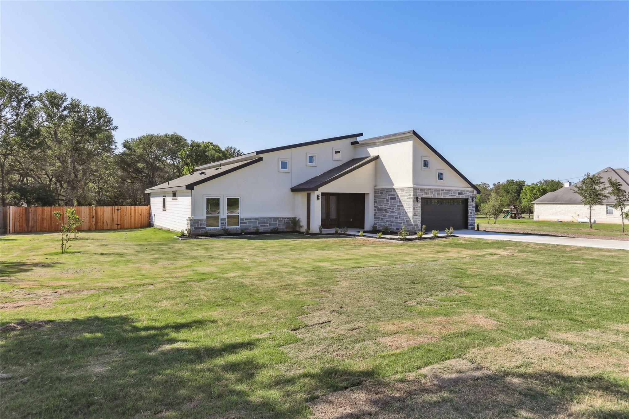 130 Creekwood Trl, Cedar Creek, TX 78612