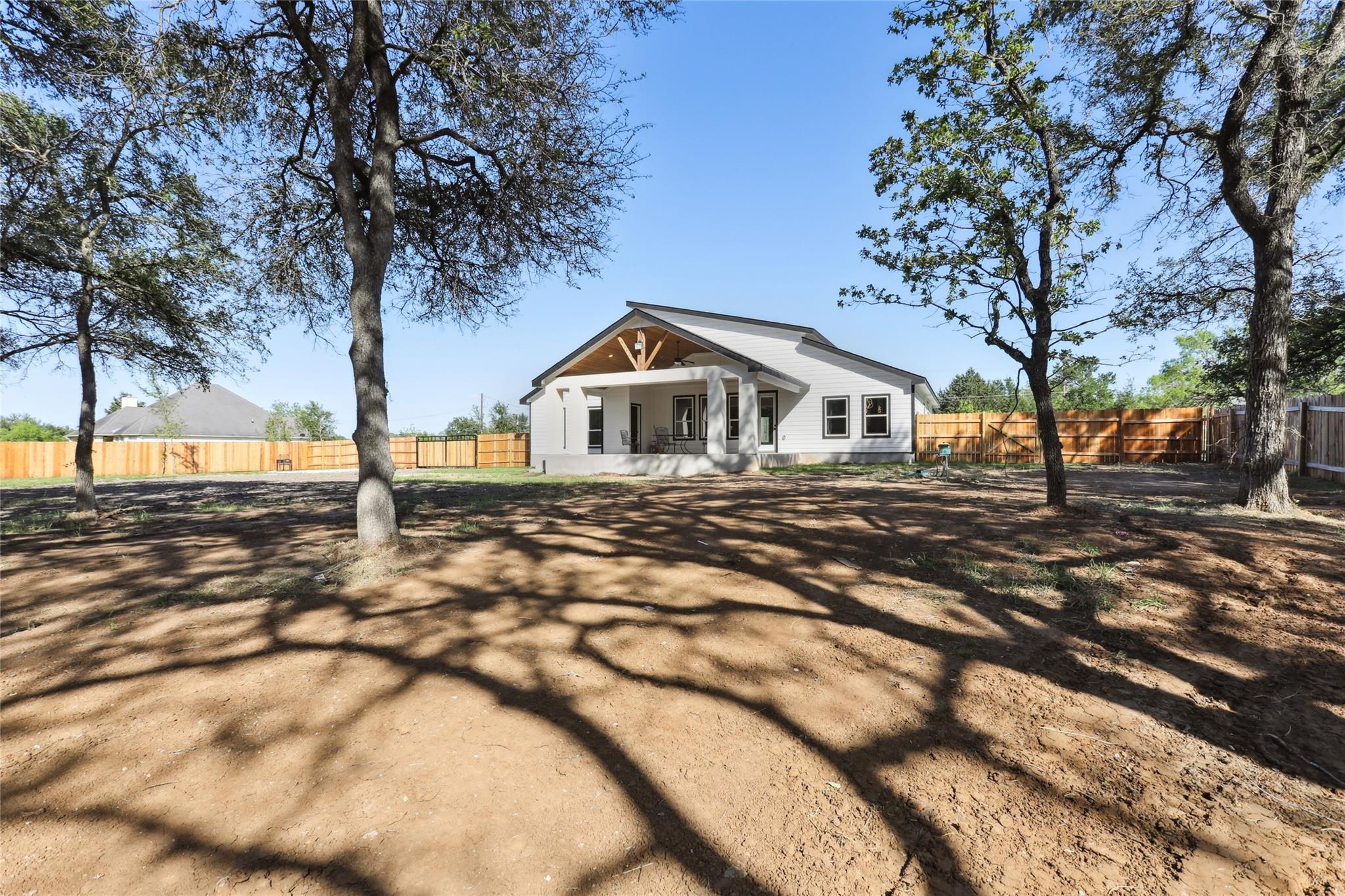 130 Creekwood Trl, Cedar Creek, TX 78612